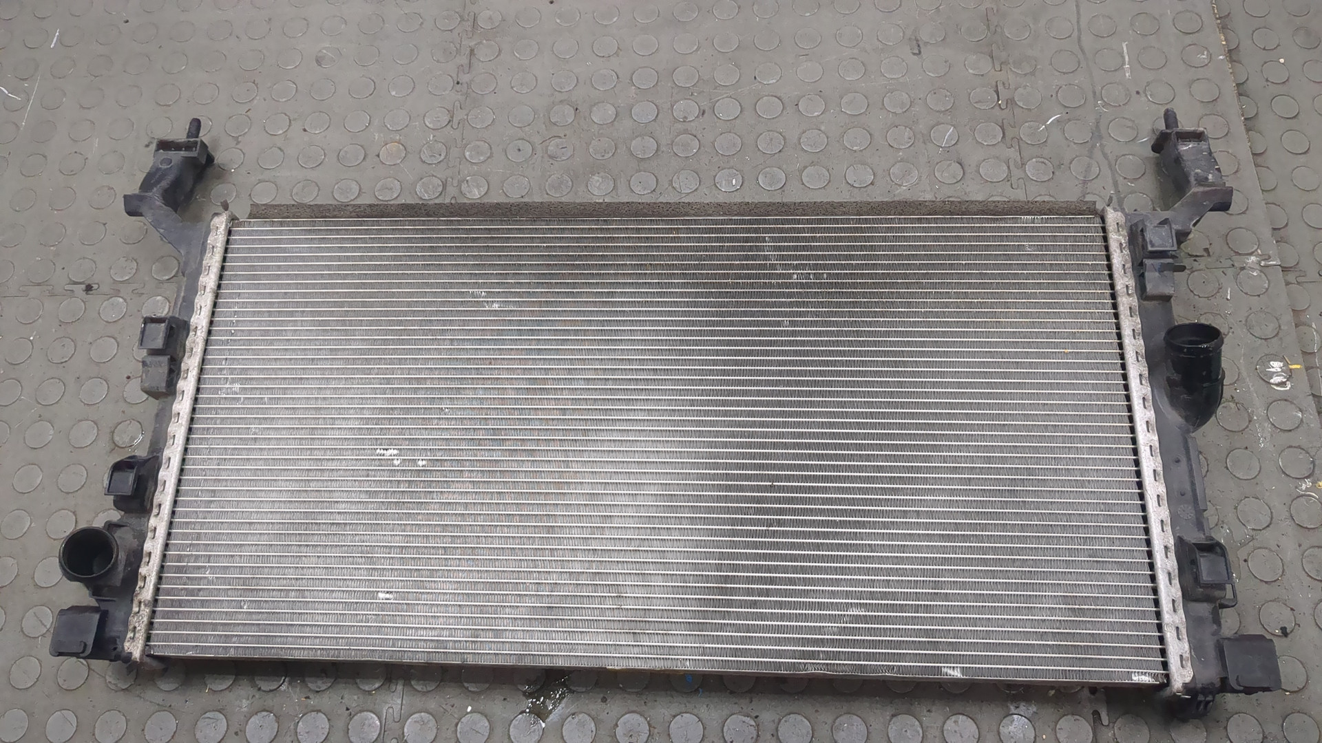 Радиатор охлаждения двигателя основной