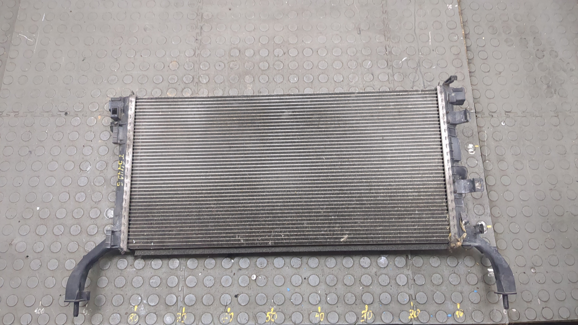 Радиатор охлаждения двигателя основной