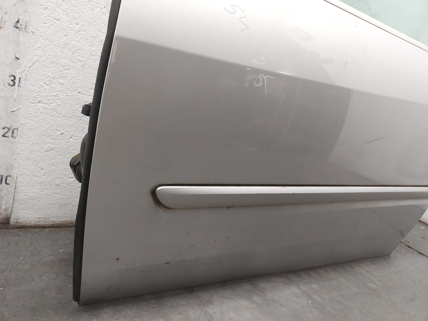 Дверь передняя левая