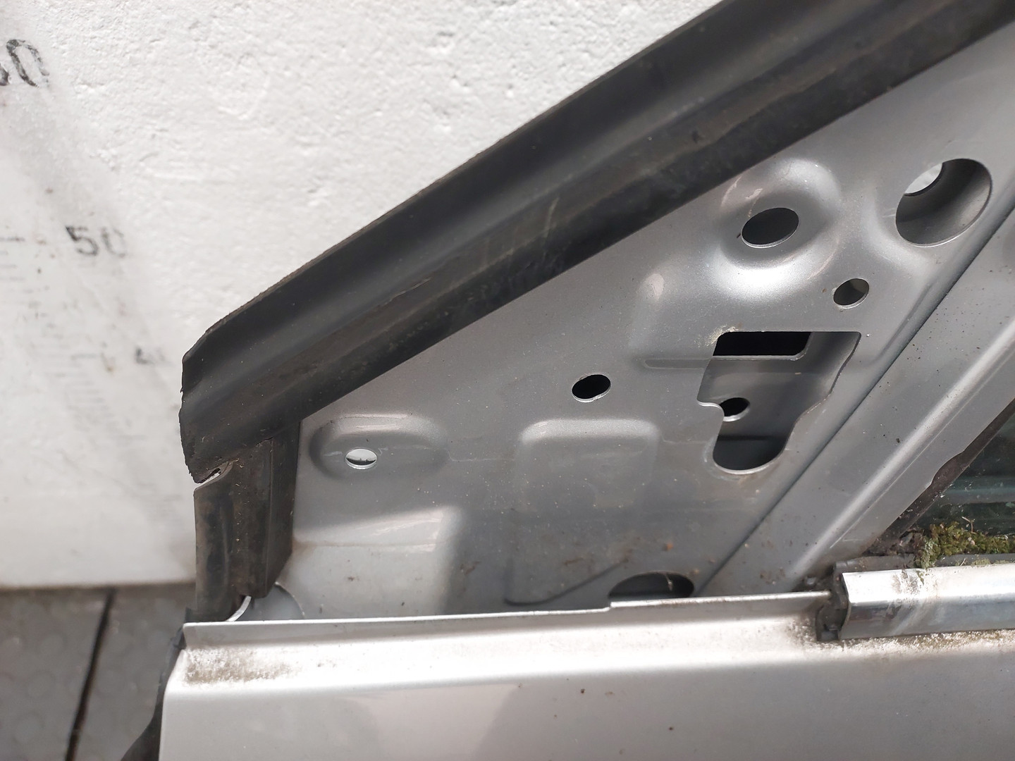 Дверь передняя левая