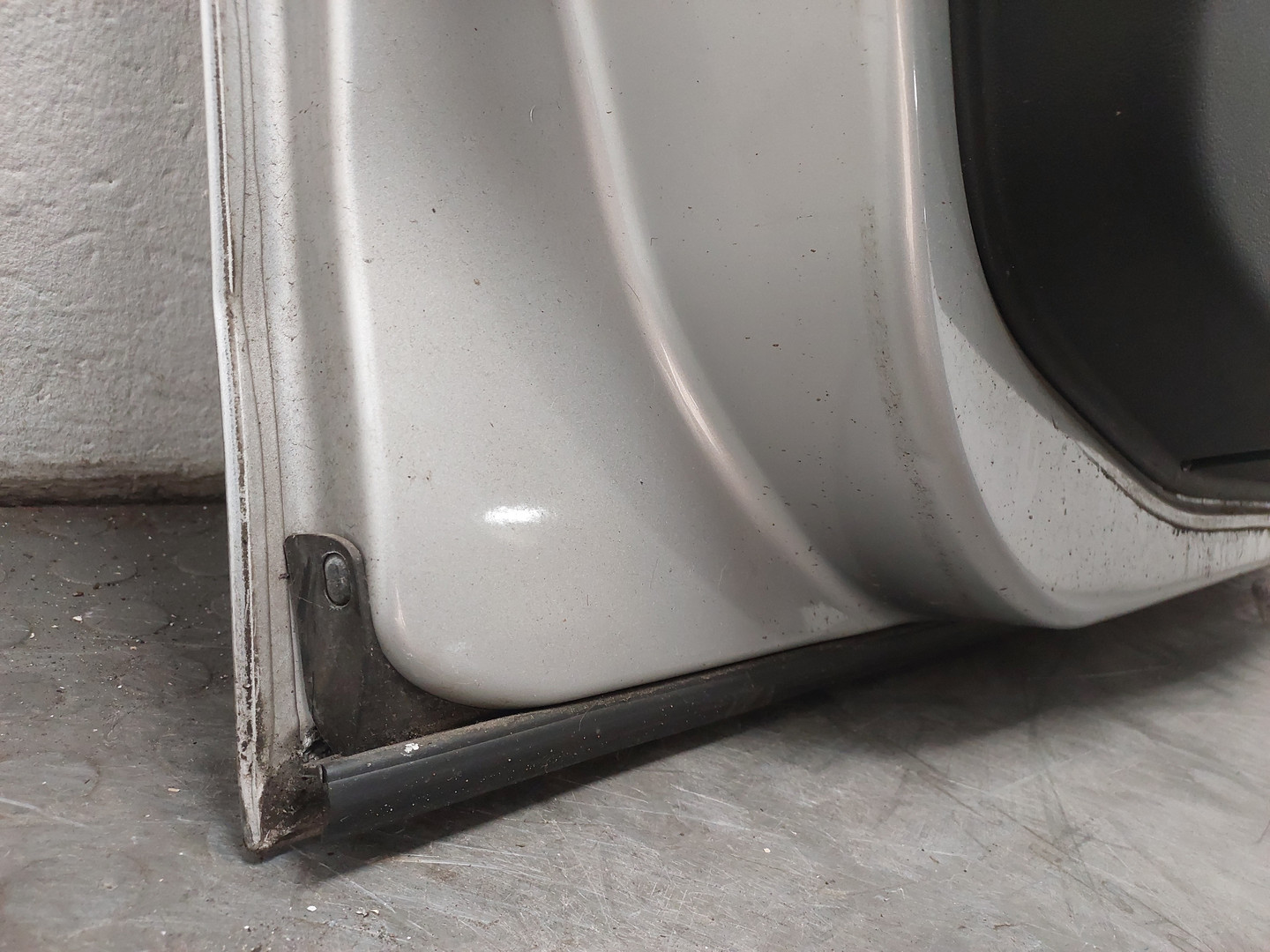 Дверь передняя левая