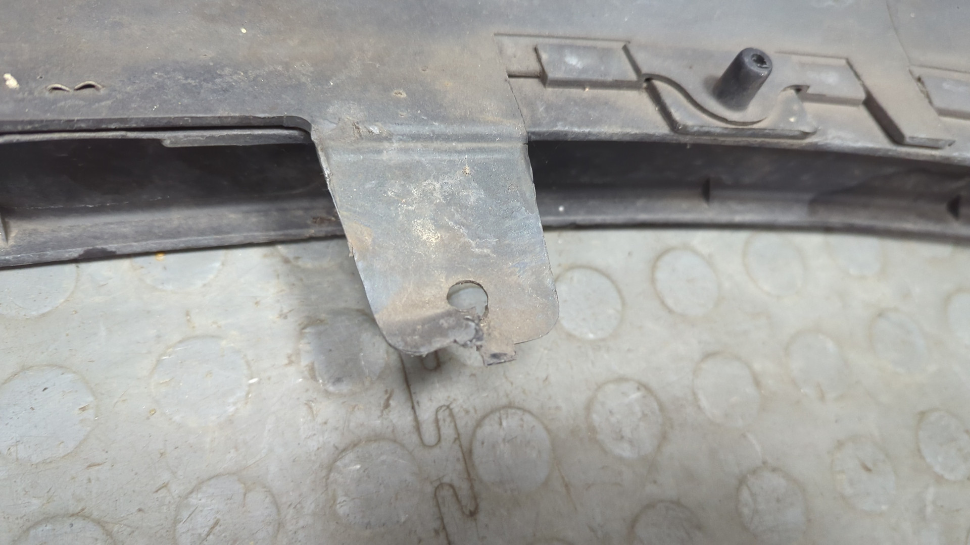 Бампер передний