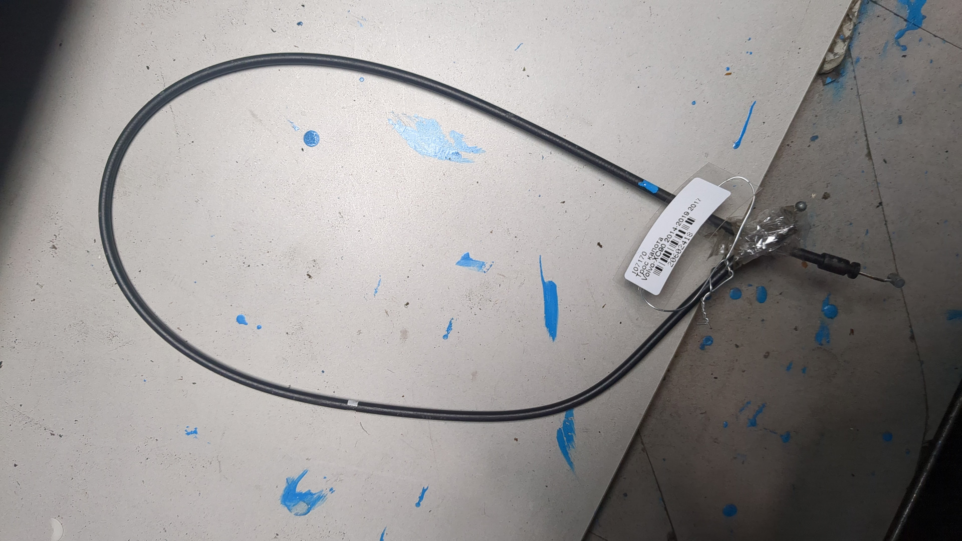 Трос открывания капота