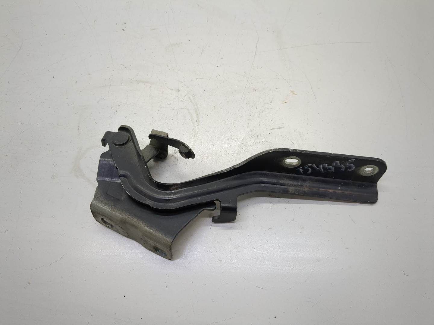 Петля капота левая