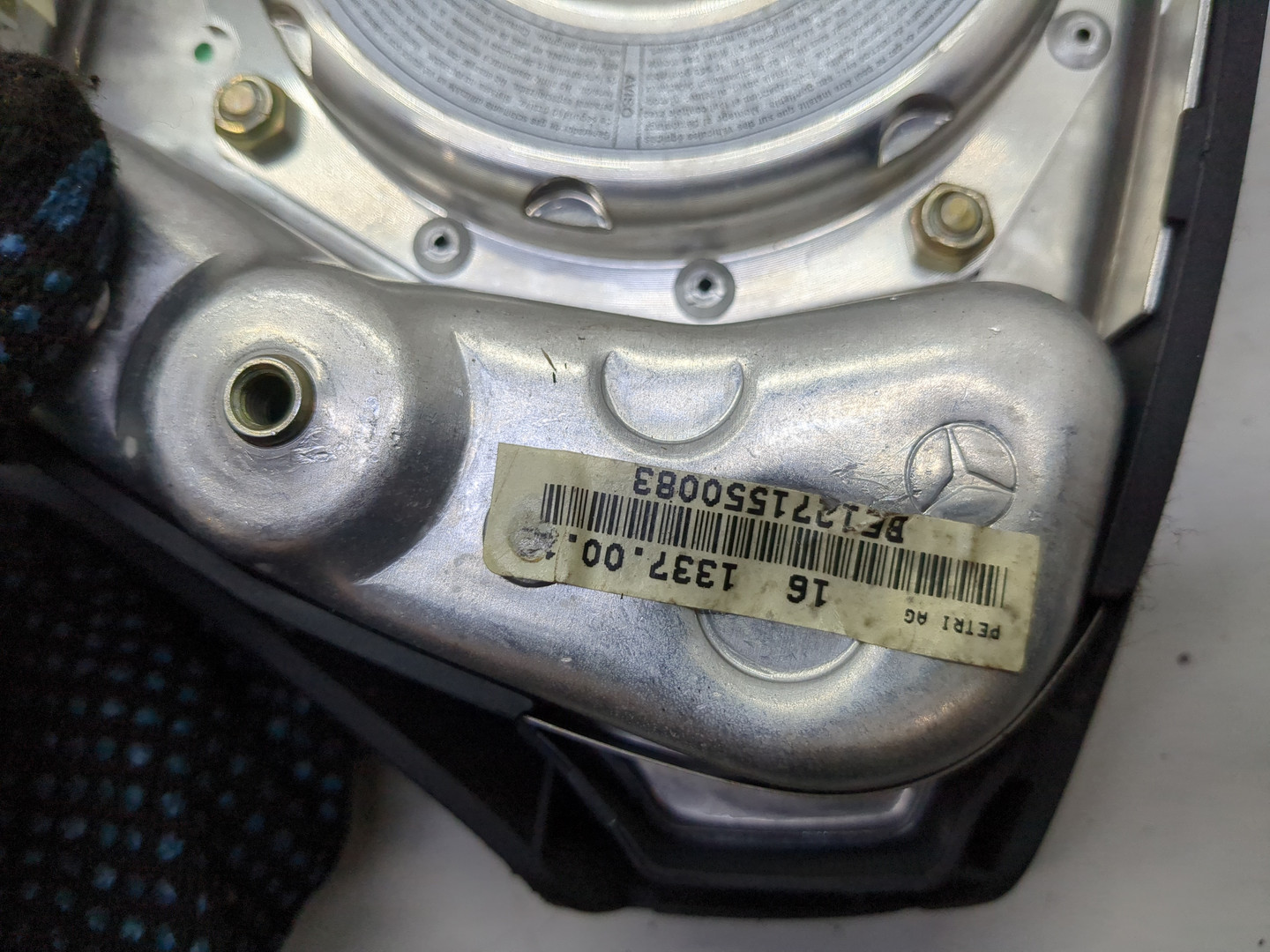 Подушка безопасности в рулевое колесо