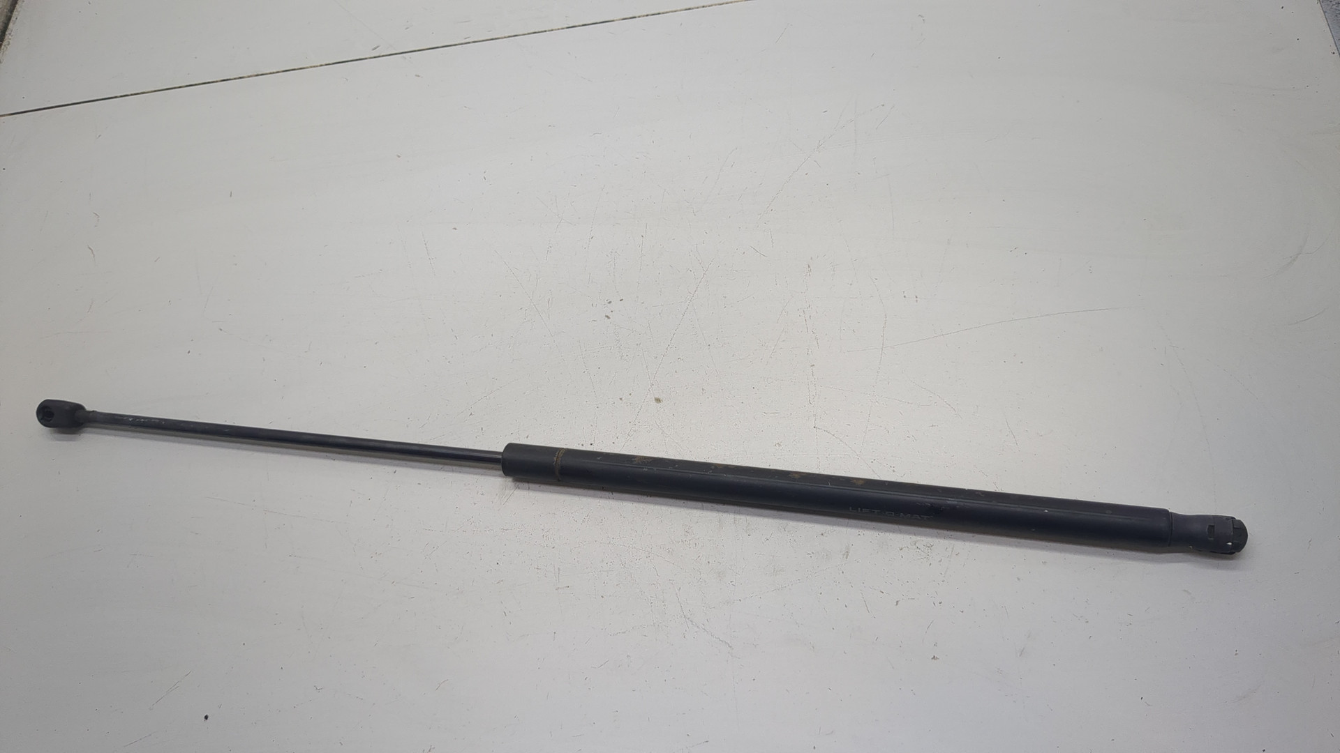 Амортизатор капота