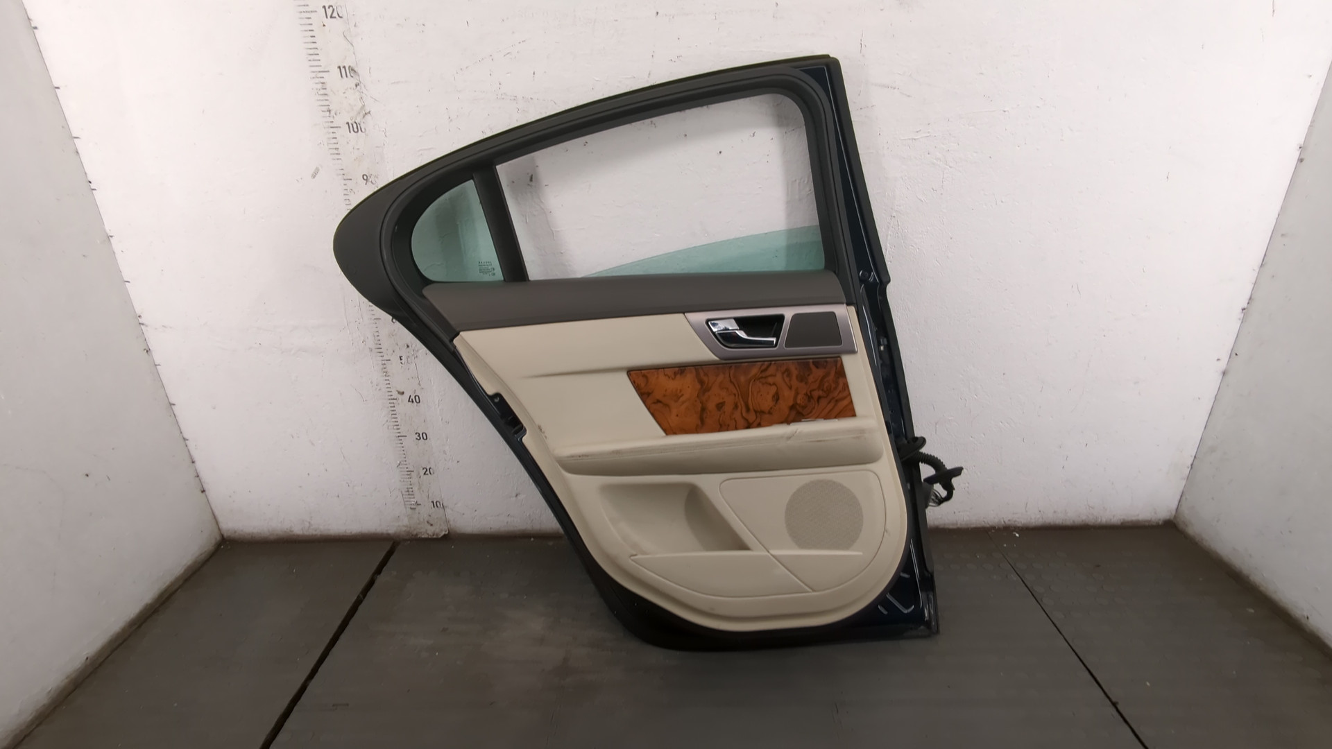 Дверь задняя левая