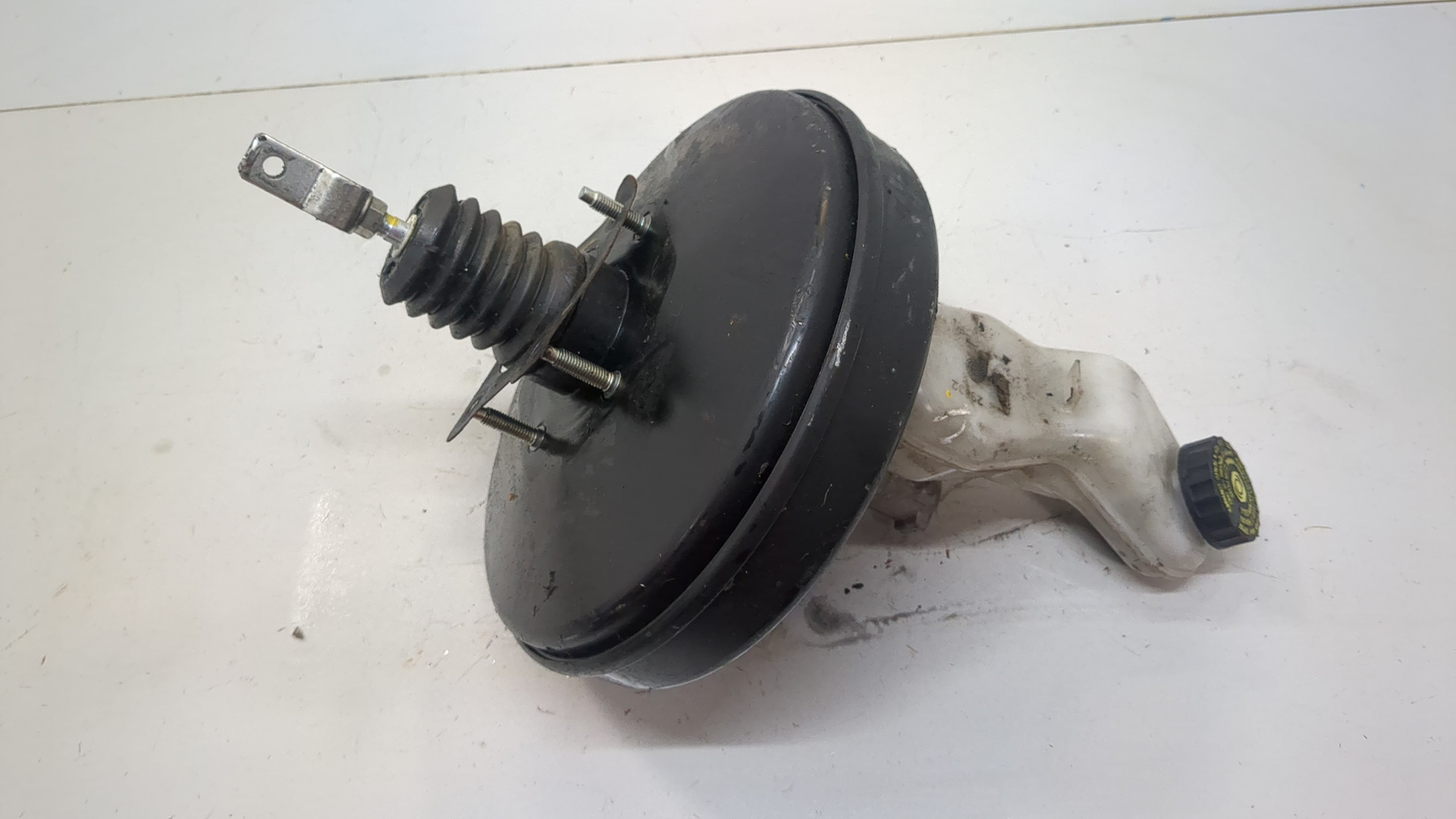 Цилиндр тормозной главный