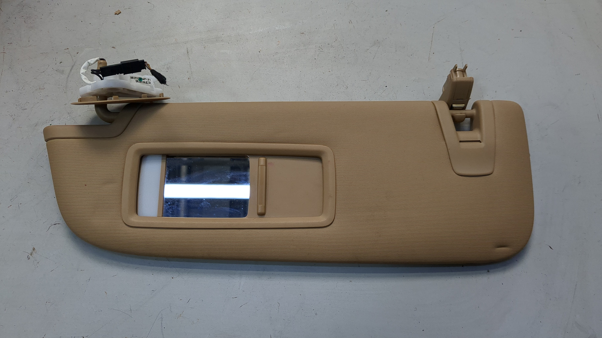 Козырек солнцезащитный