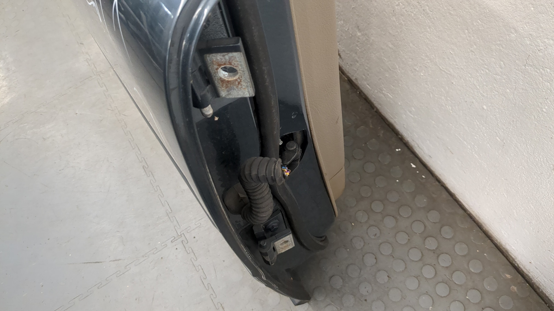 Дверь задняя правая