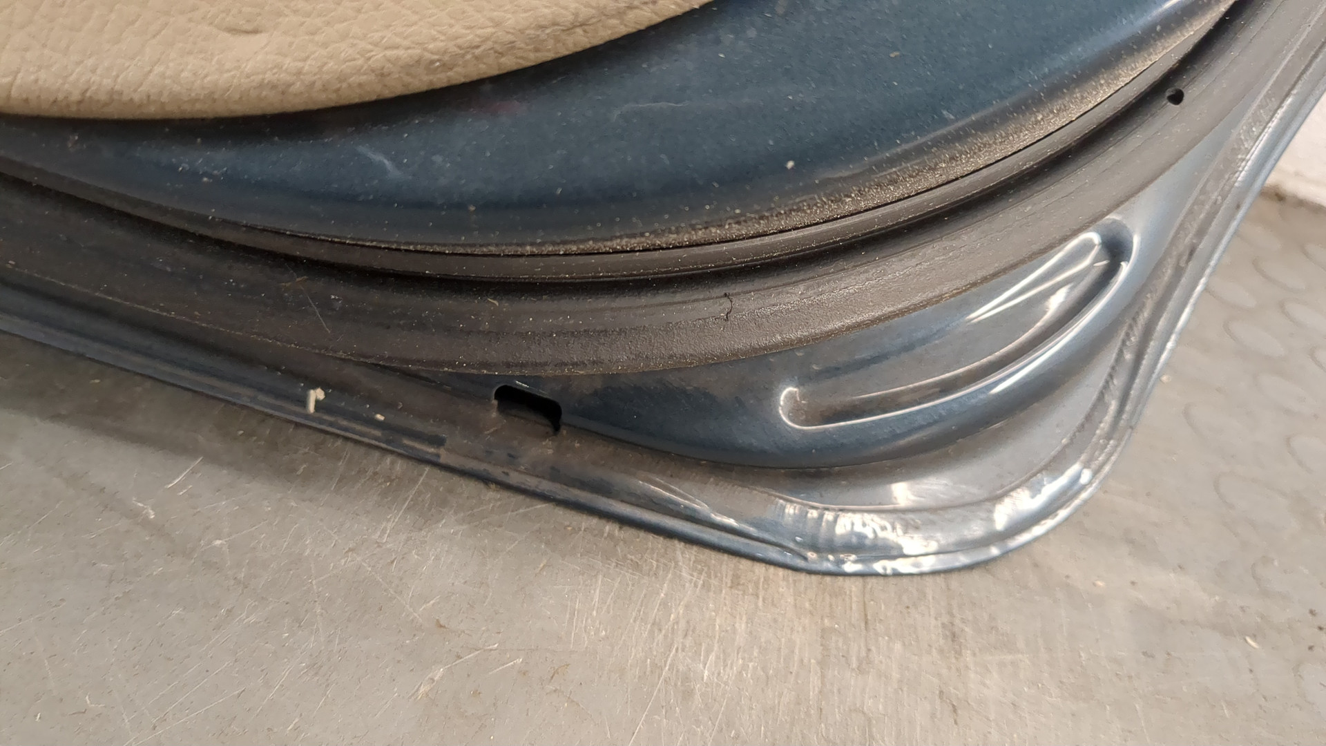 Дверь задняя правая