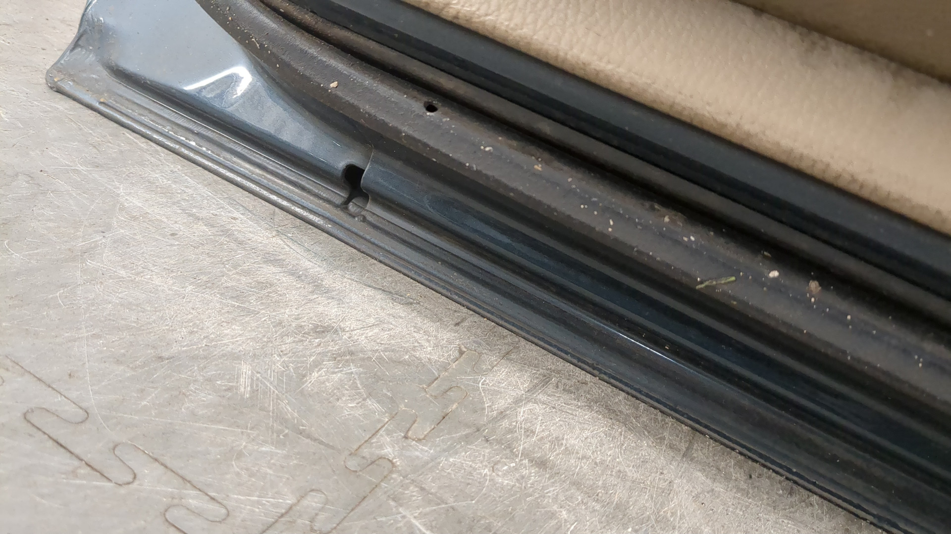 Дверь задняя правая