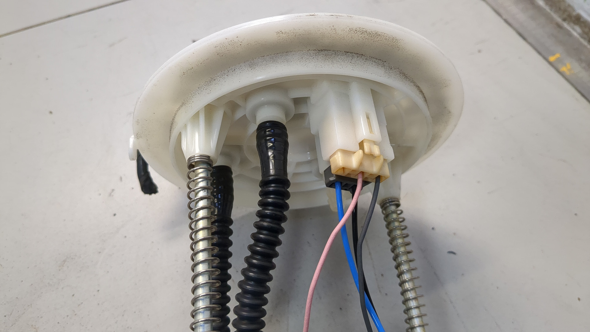 Насос топливный электрический