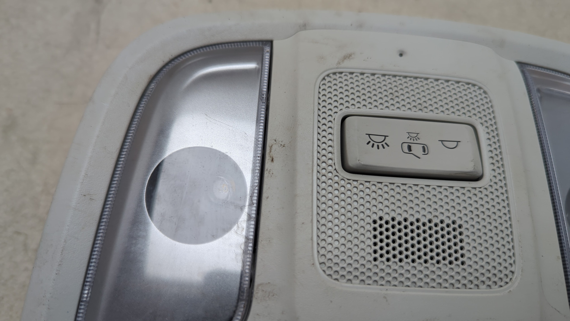 Плафон салонный