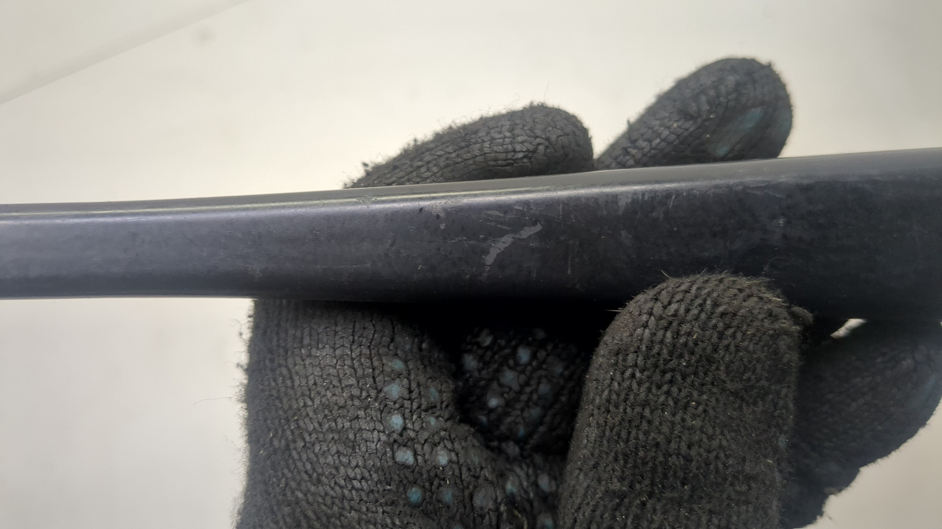 Поводок стеклоочистителя передний левый