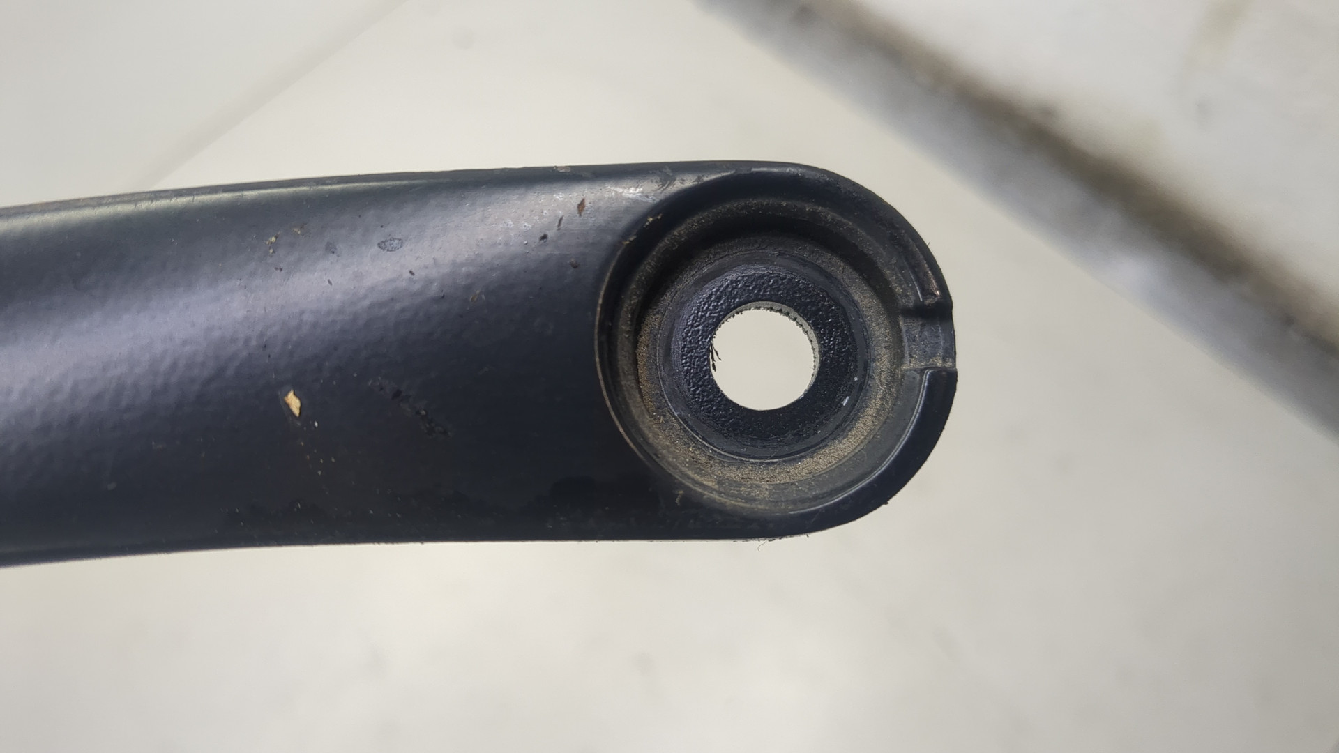 Поводок стеклоочистителя передний правый