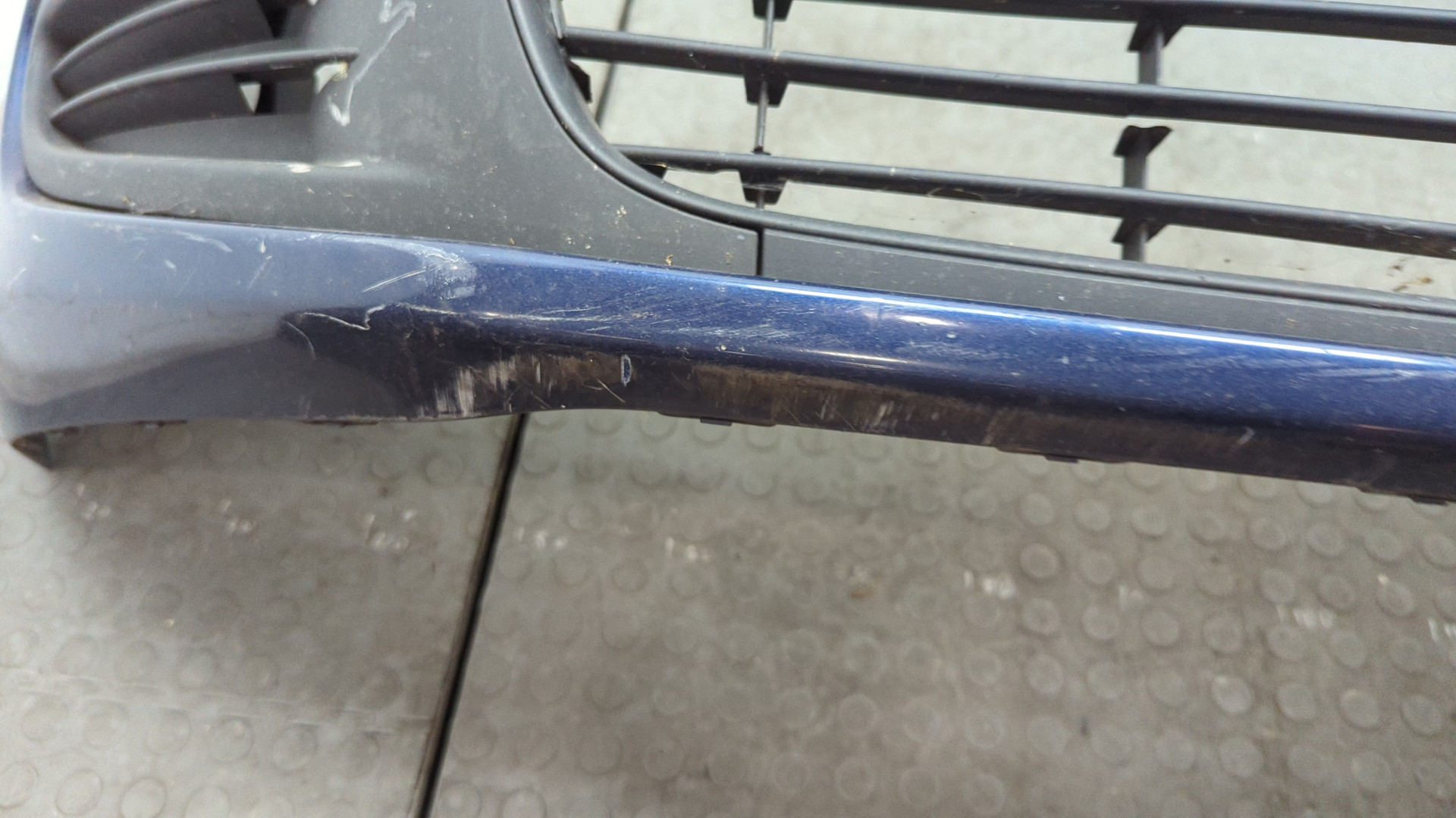 Бампер передний