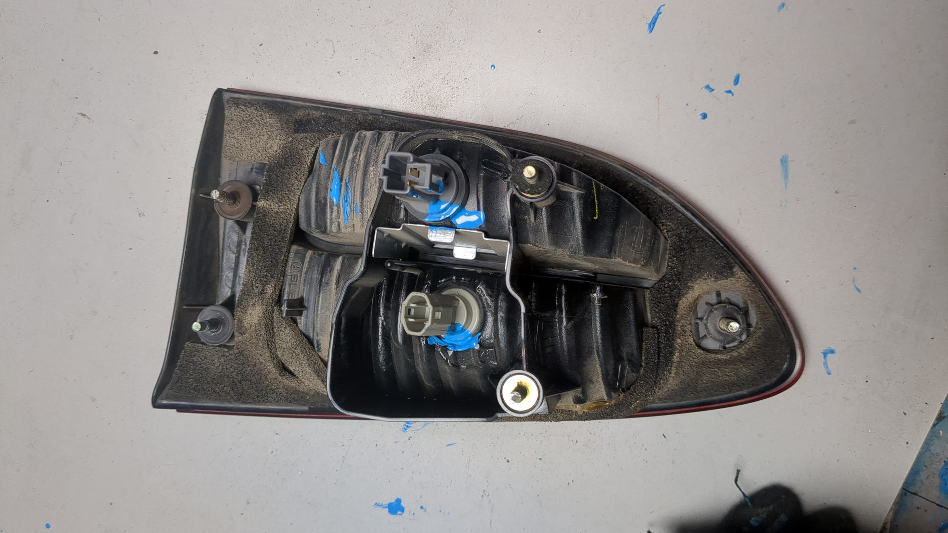 Фонарь задний внутренний левый