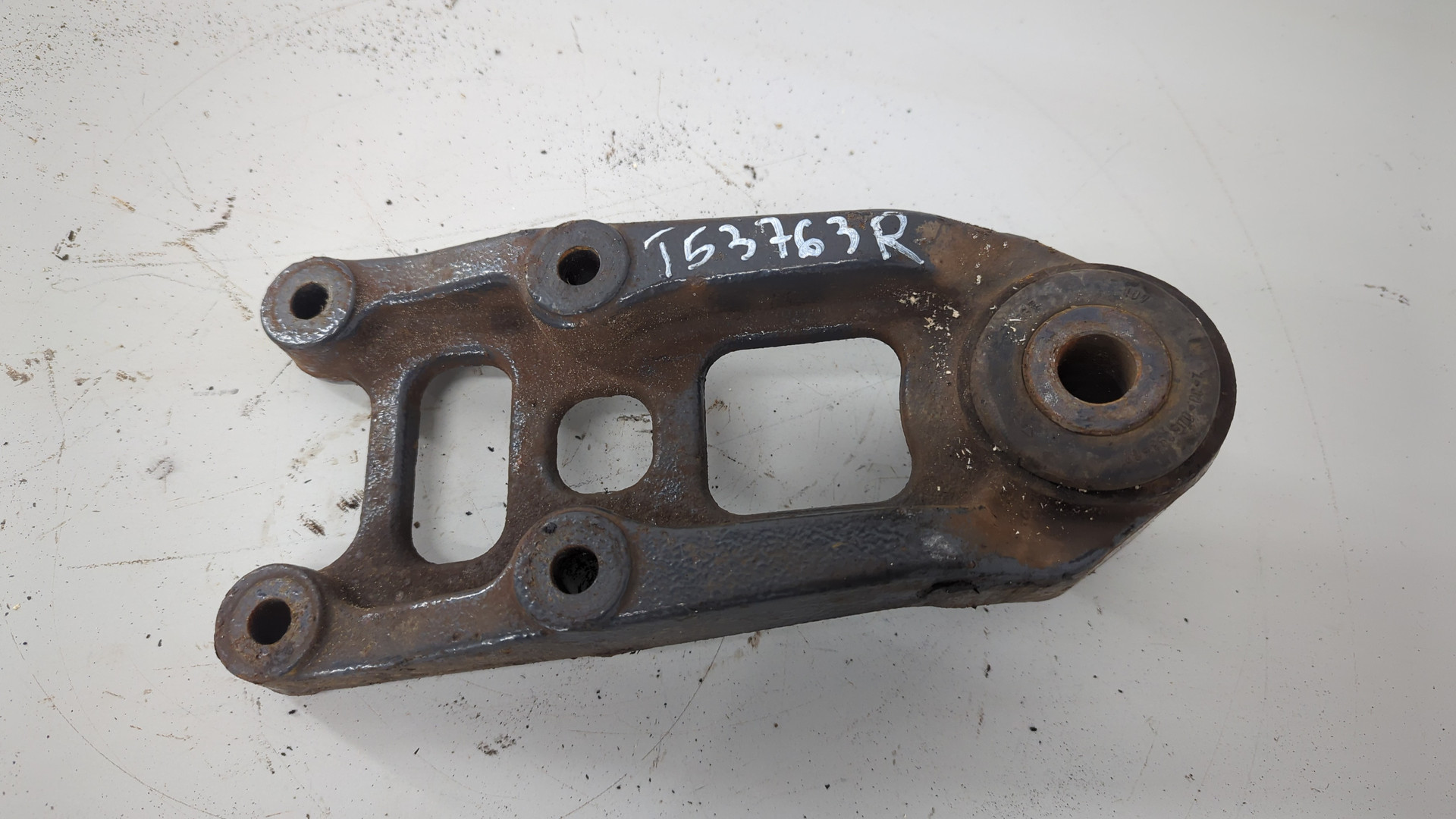 Кронштейн рессоры