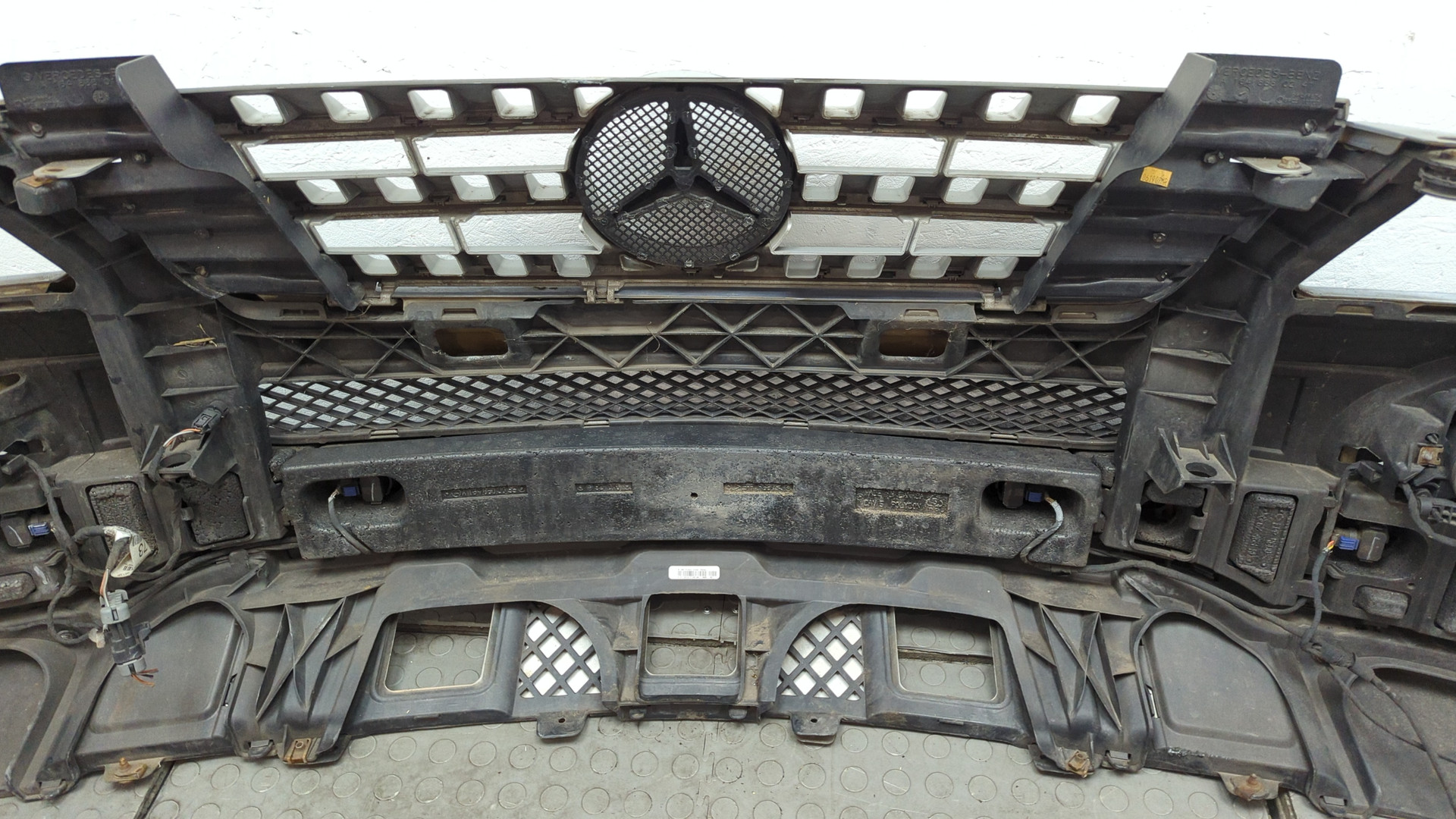 Бампер передний