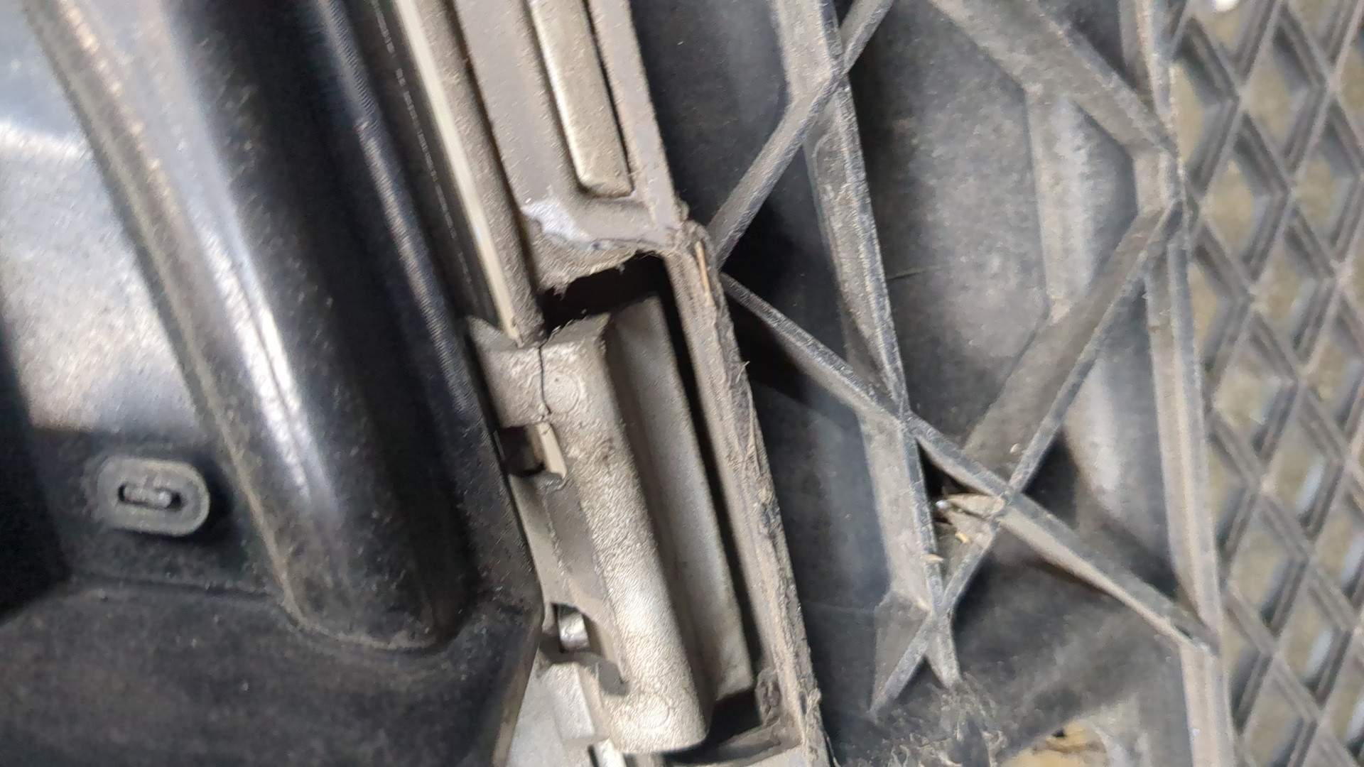 Бампер передний