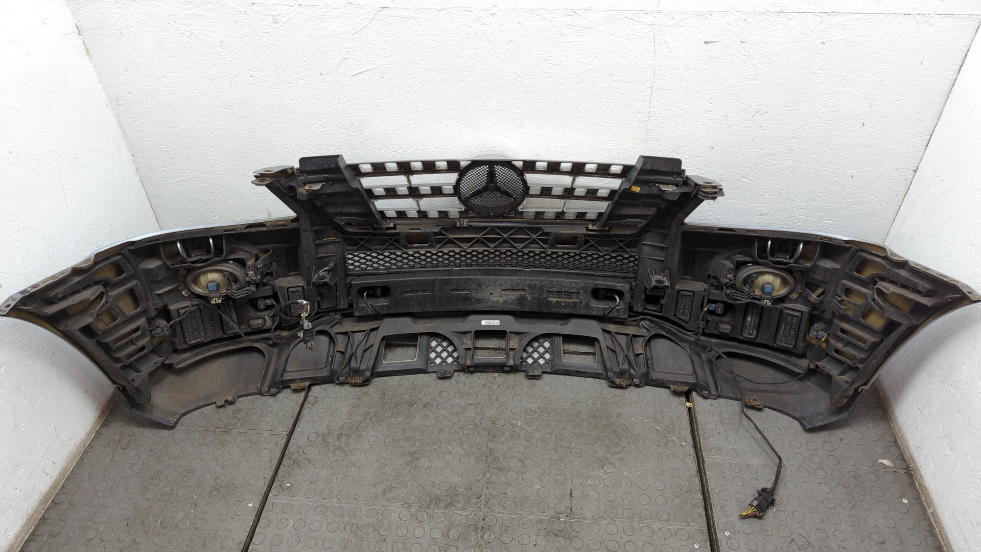 Бампер передний