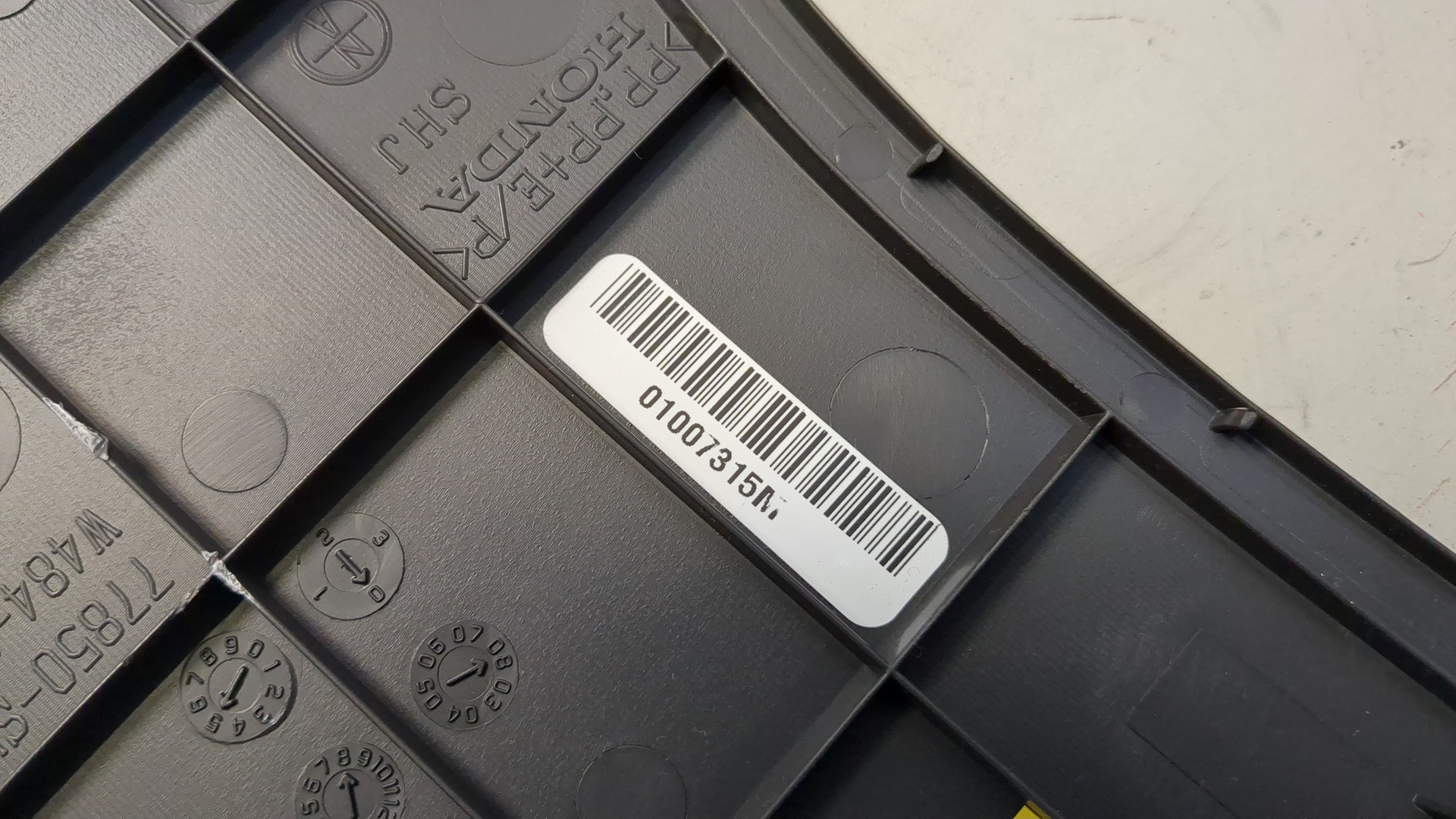 Подушка безопасности пассажирская (в торпедо)