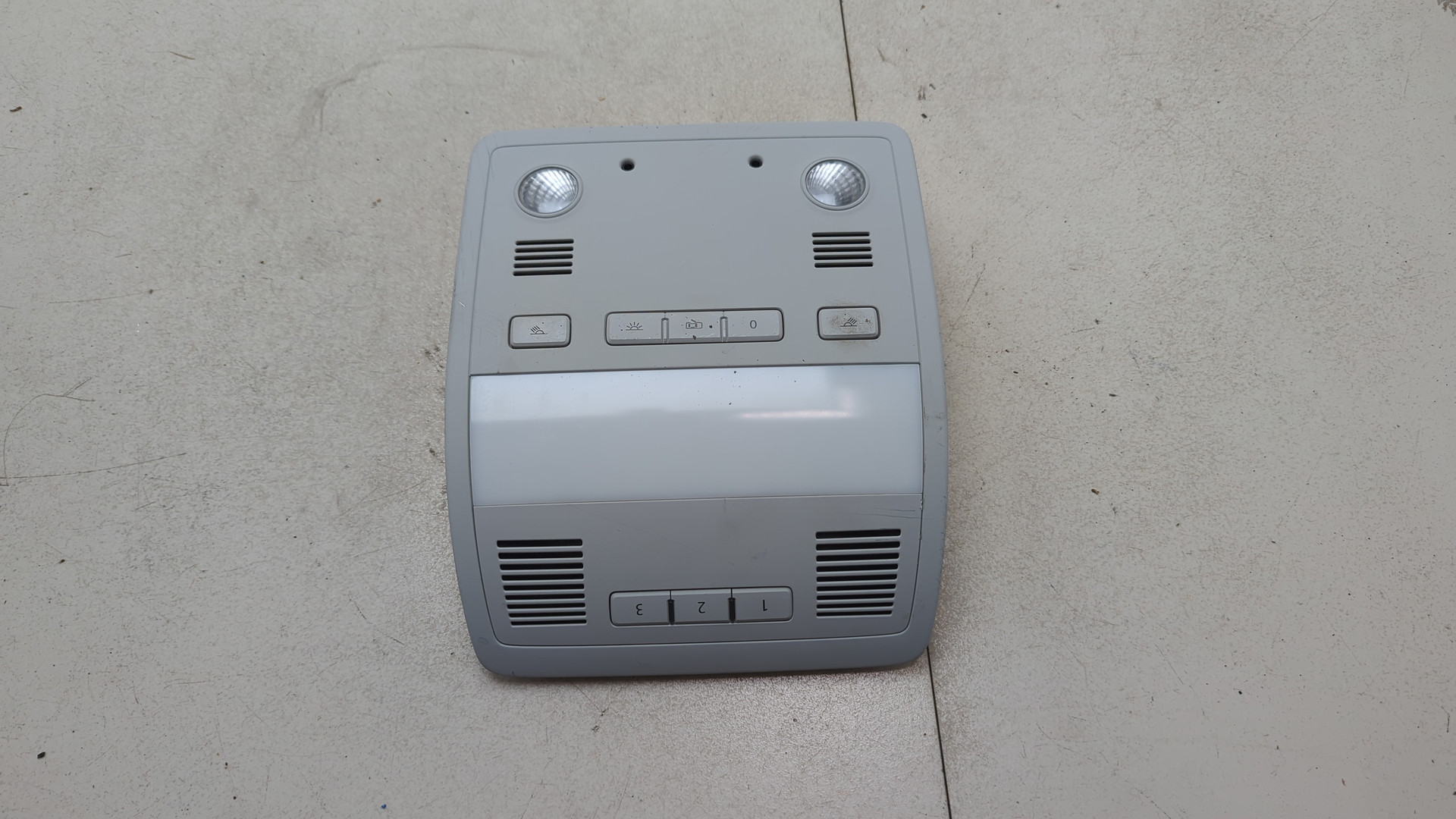 Плафон салонный