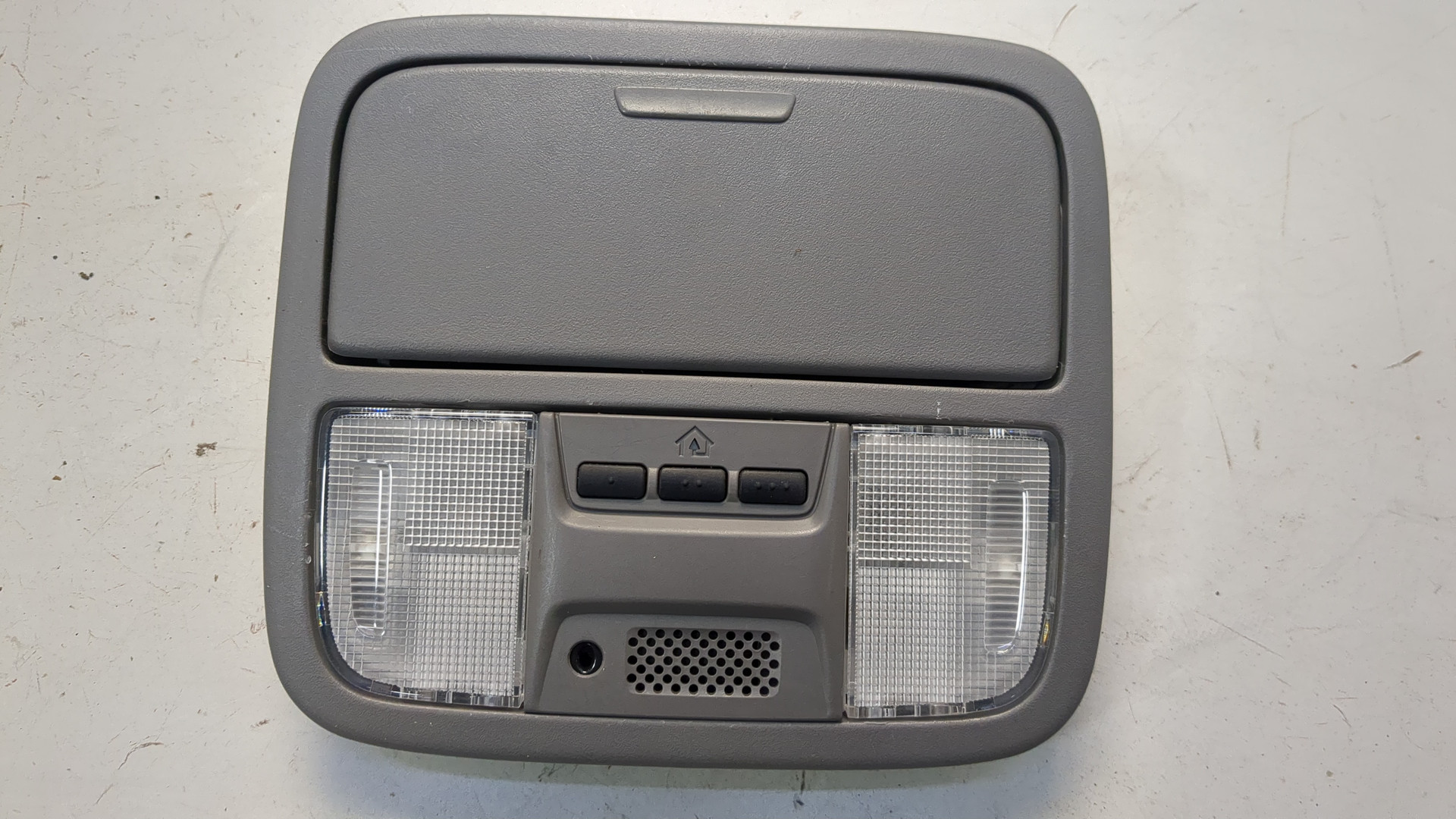 Плафон салонный