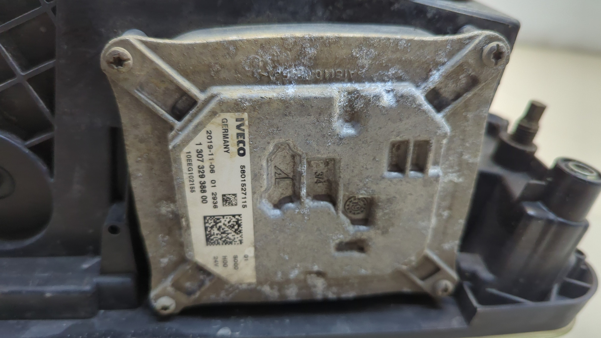 Фара правая