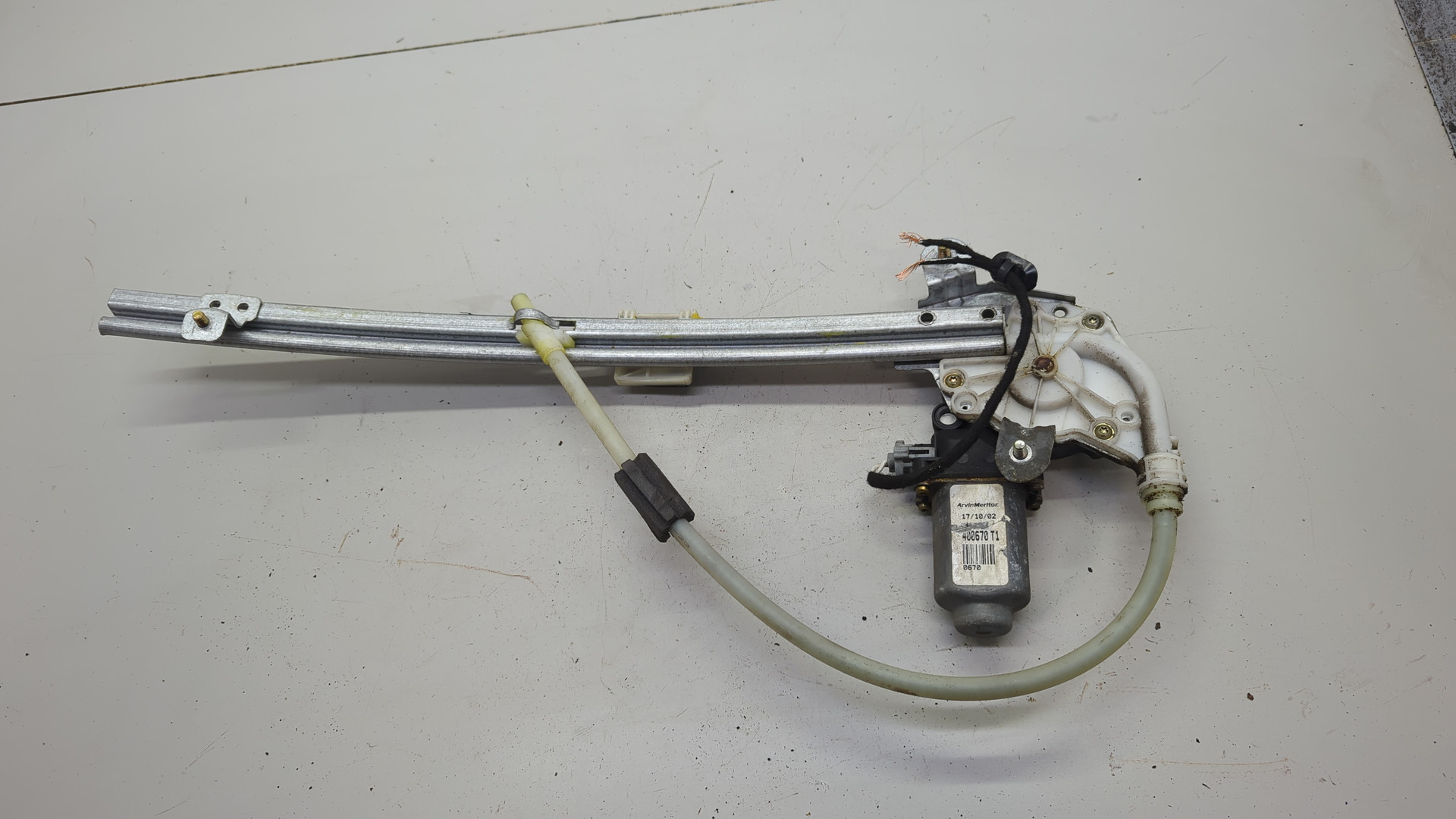 Стеклоподъемник электр. задний правый