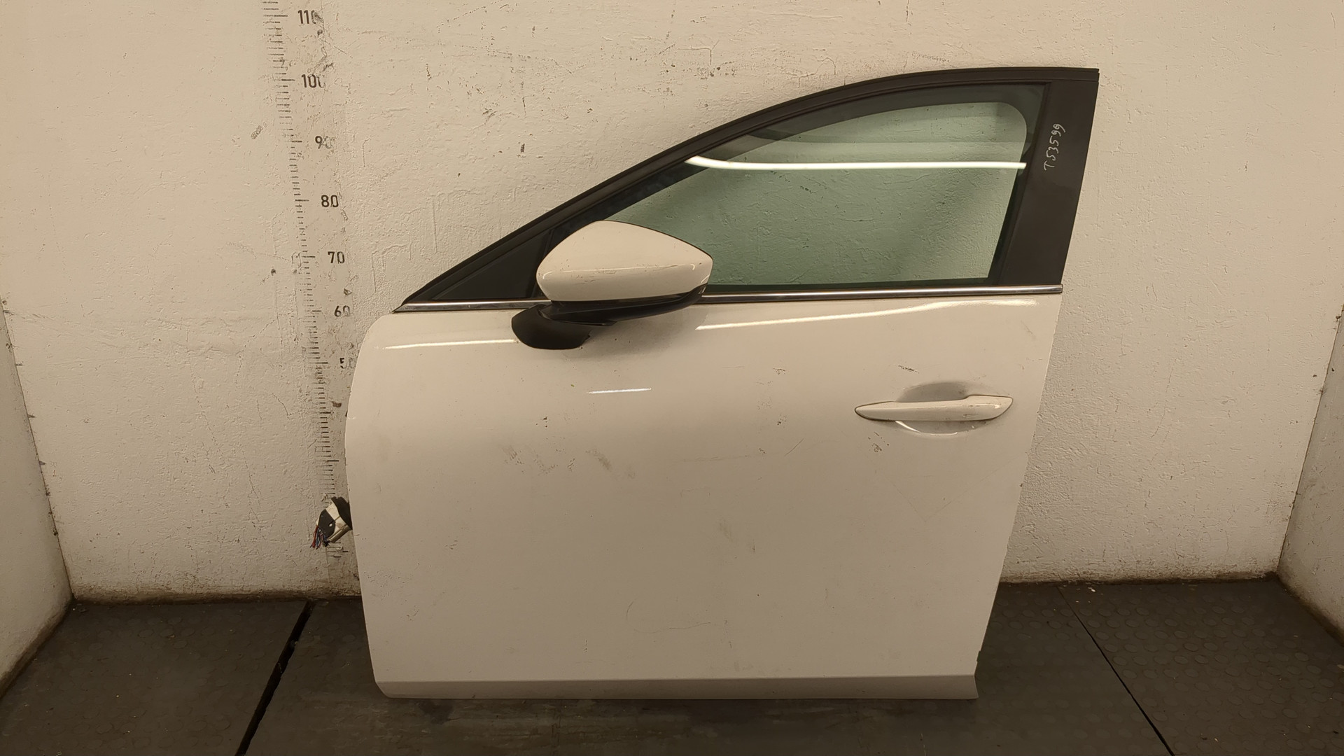 Дверь передняя левая