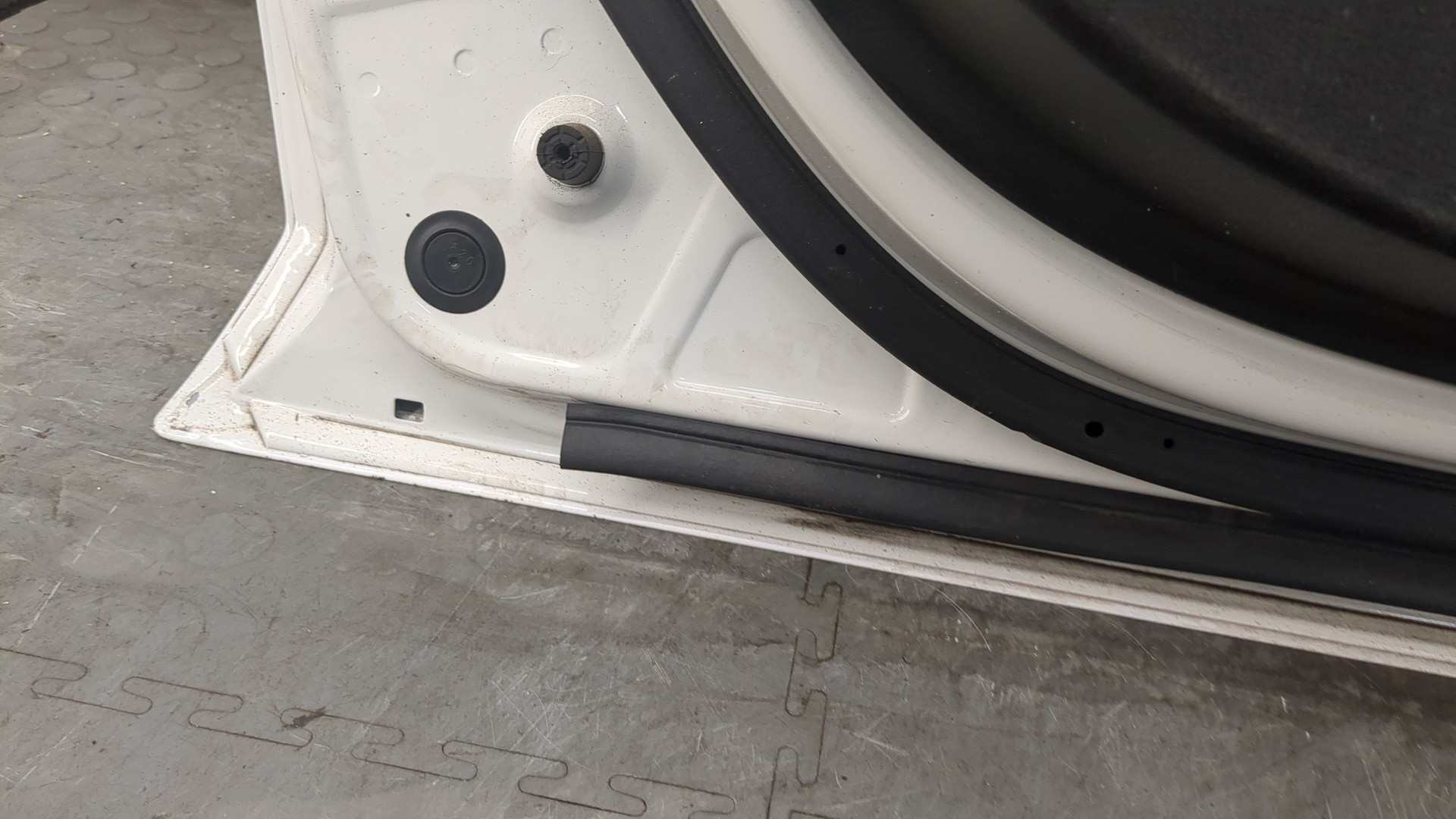 Дверь передняя левая