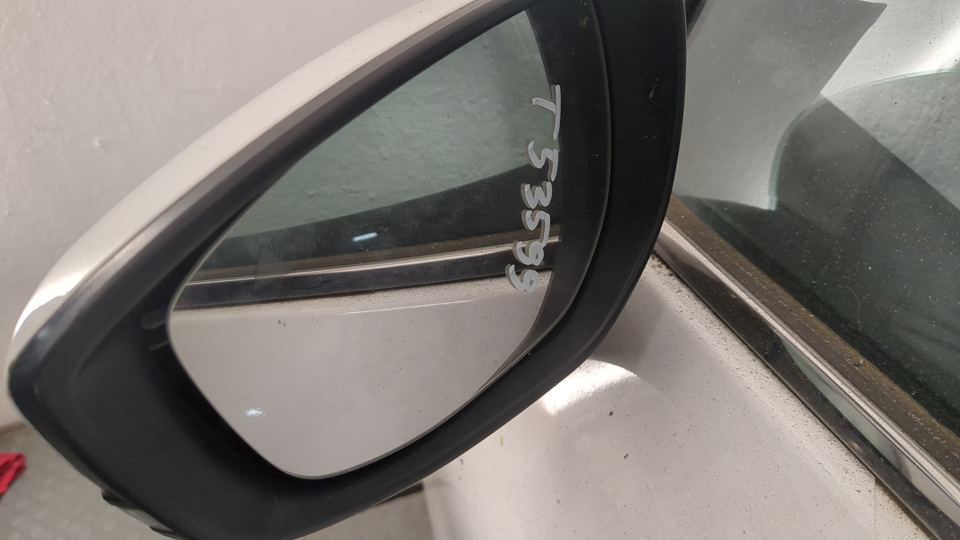 Дверь передняя левая