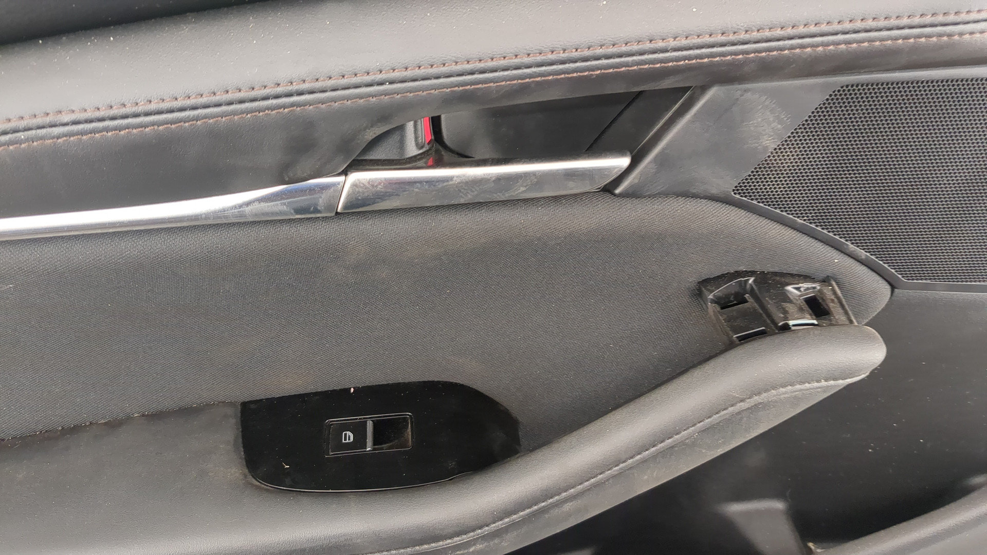 Дверь передняя левая