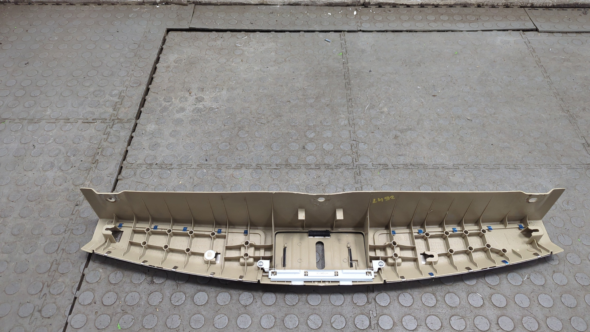 Обшивка багажника