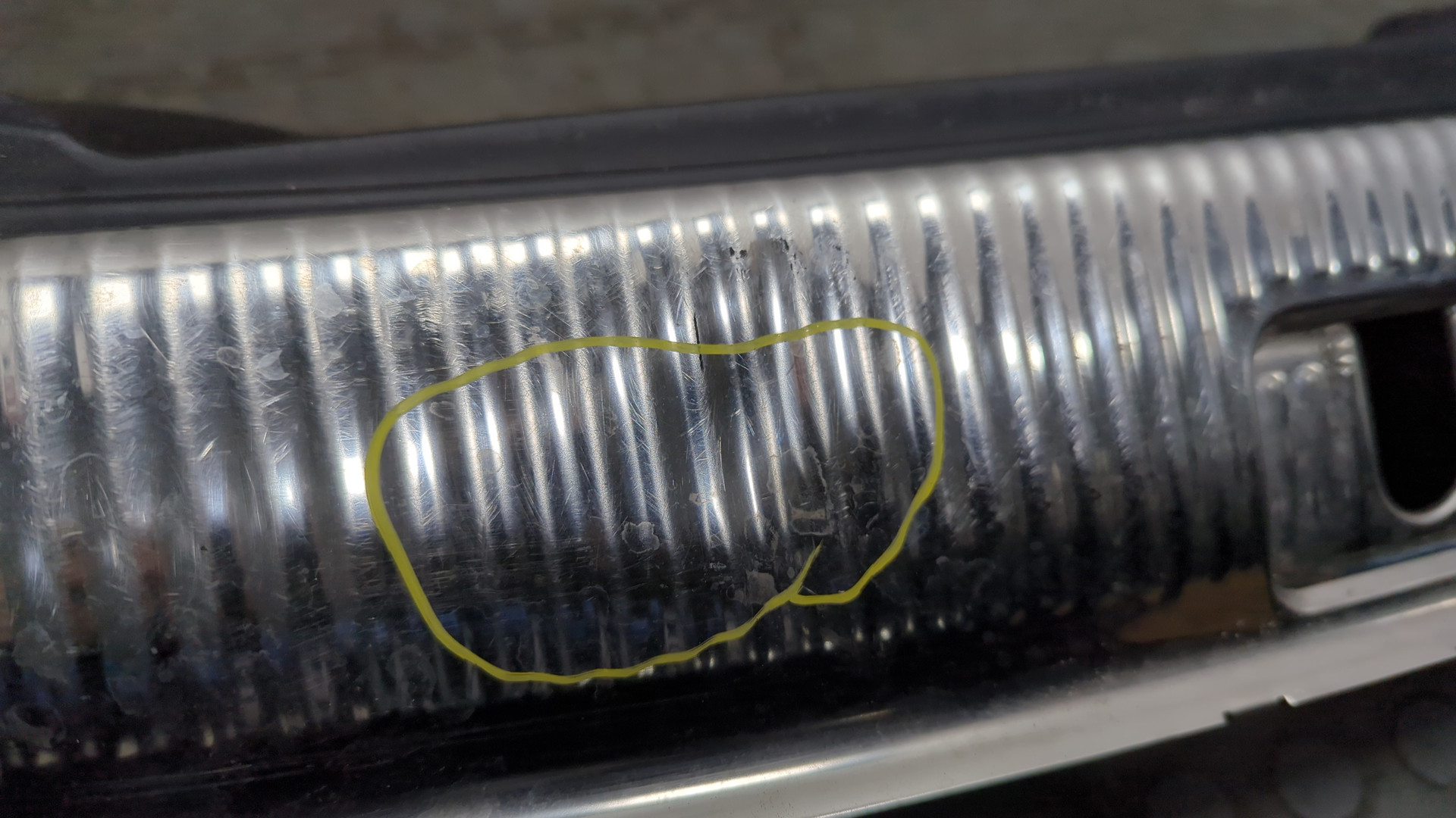 Обшивка багажника