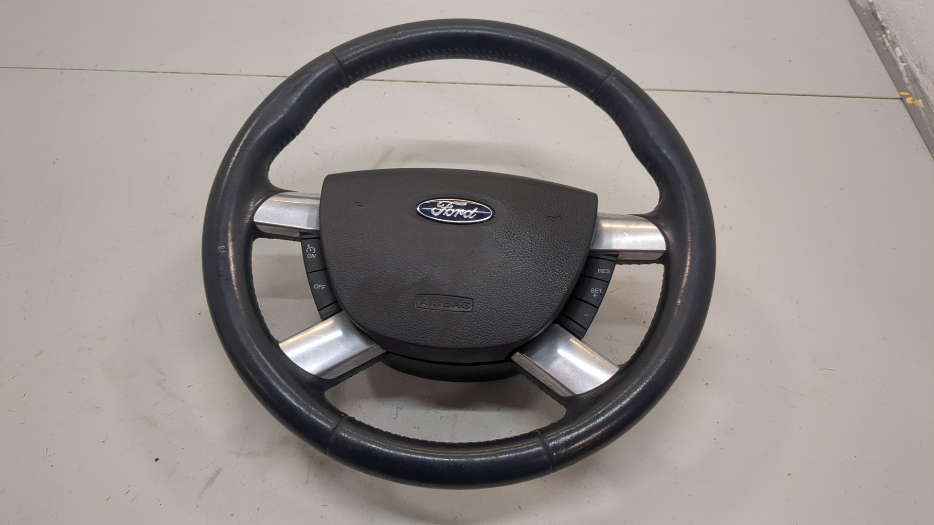 Рулевое колесо (руль)