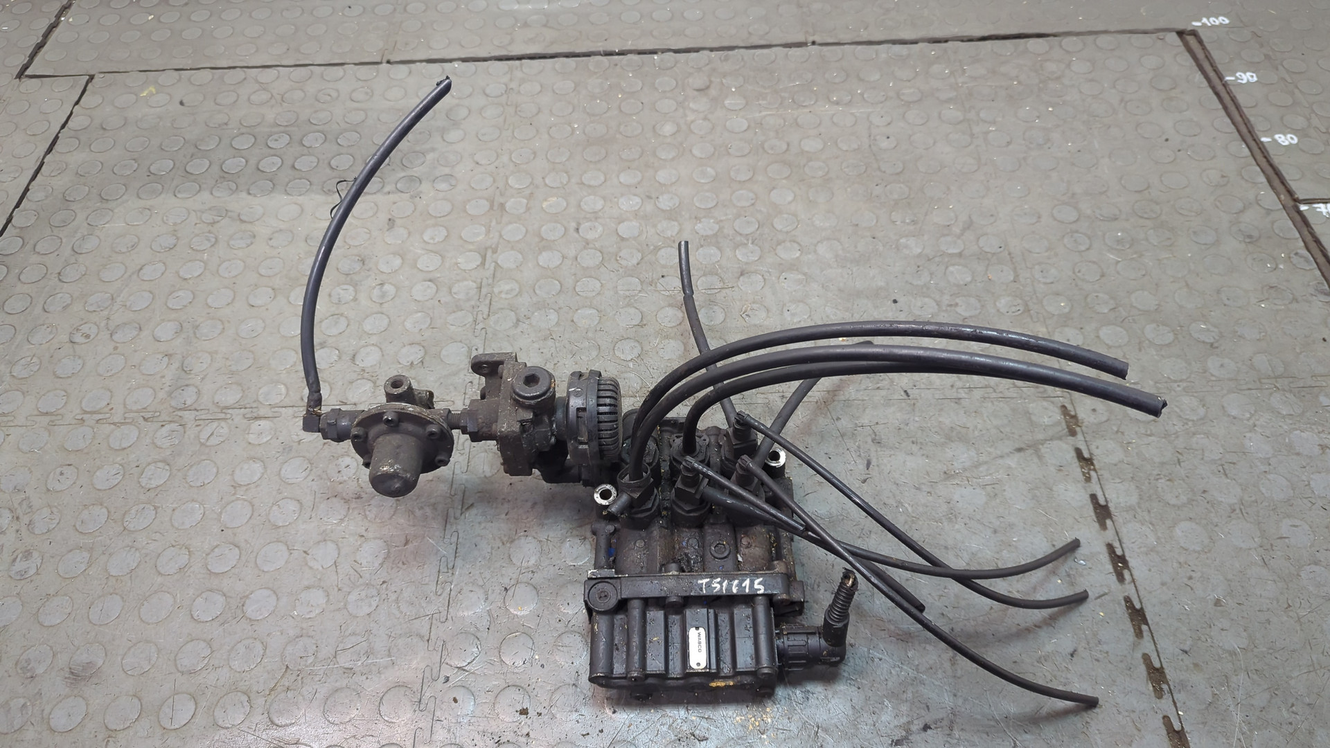 Кран уровня пола