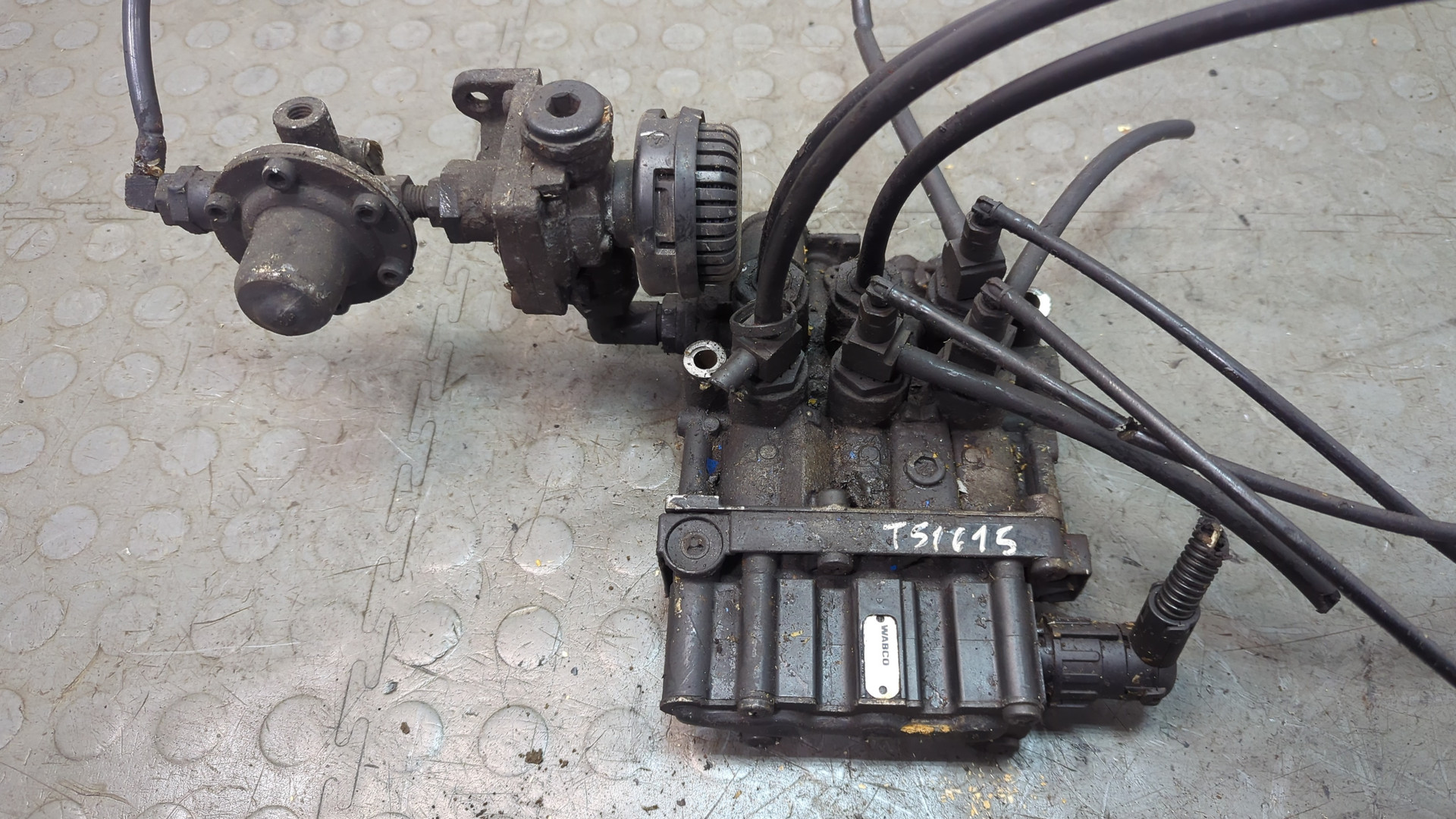 Кран уровня пола