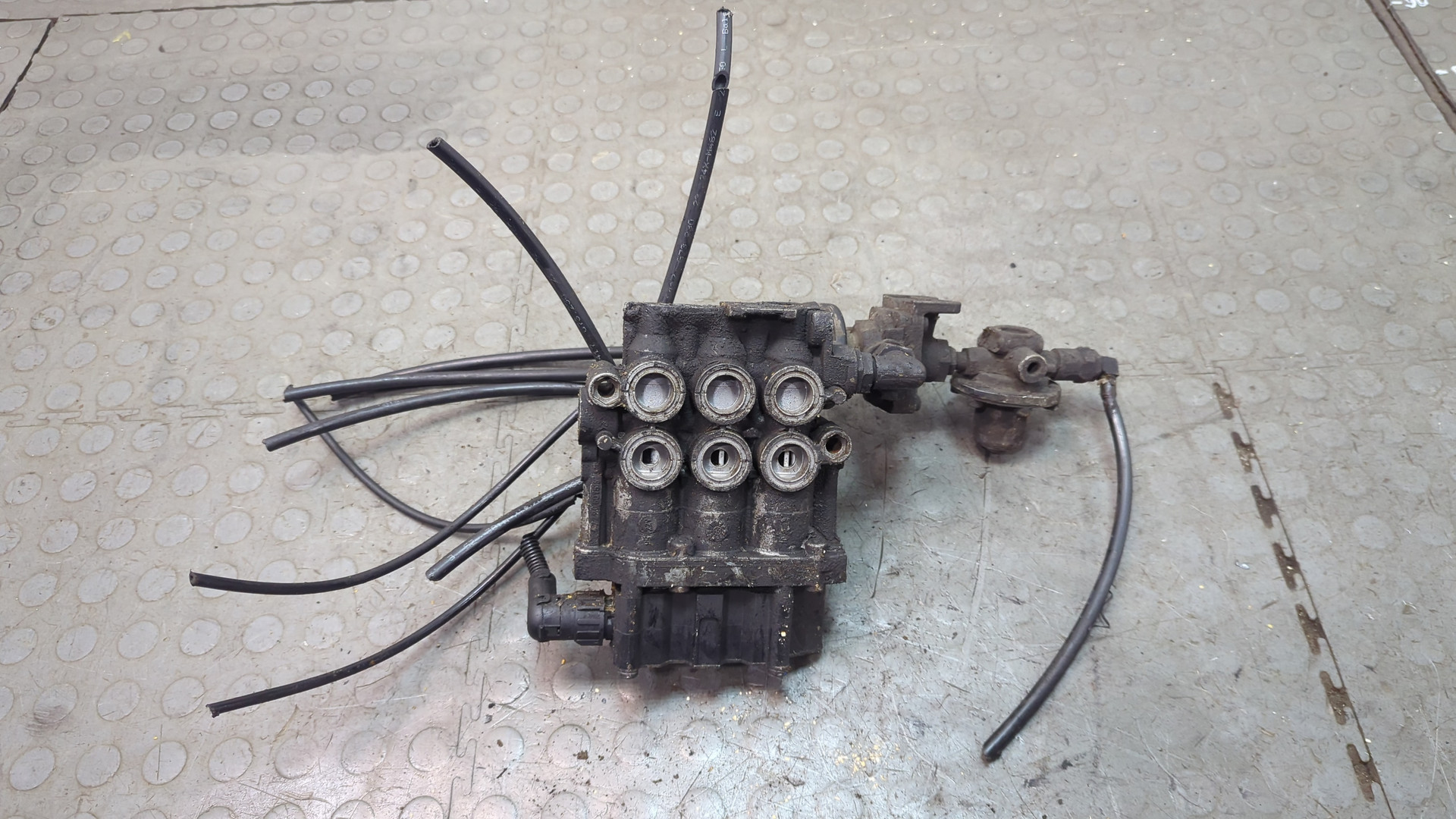 Кран уровня пола