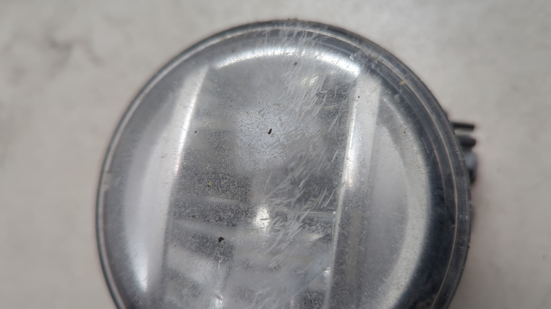 Фара противотуманная левая