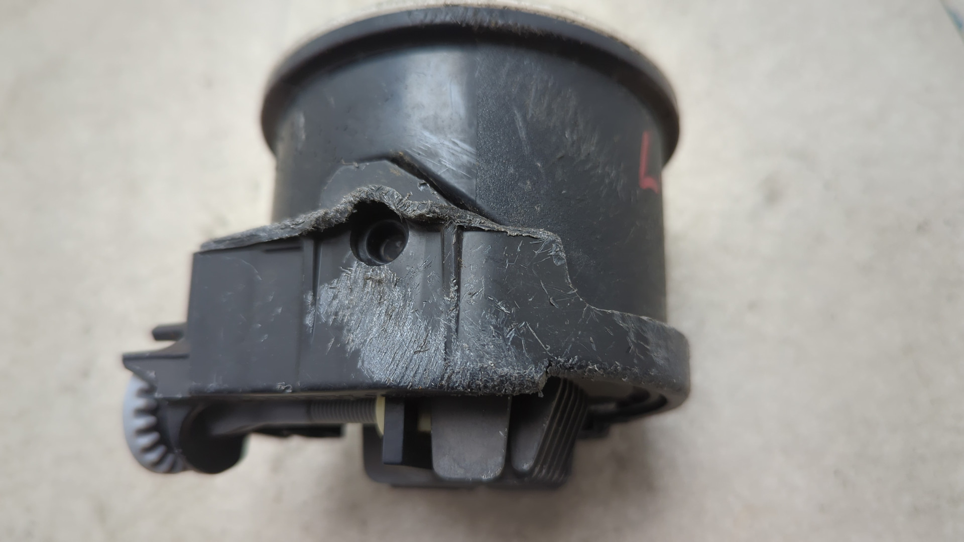 Фара противотуманная левая