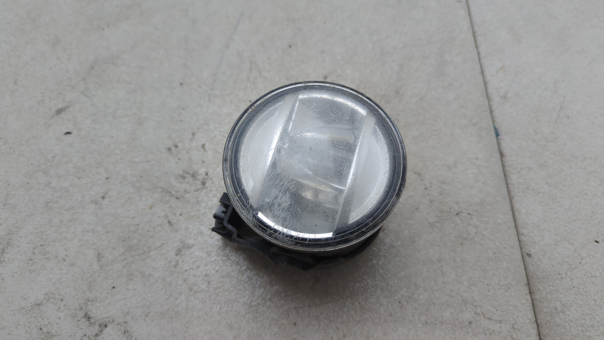 Фара противотуманная левая