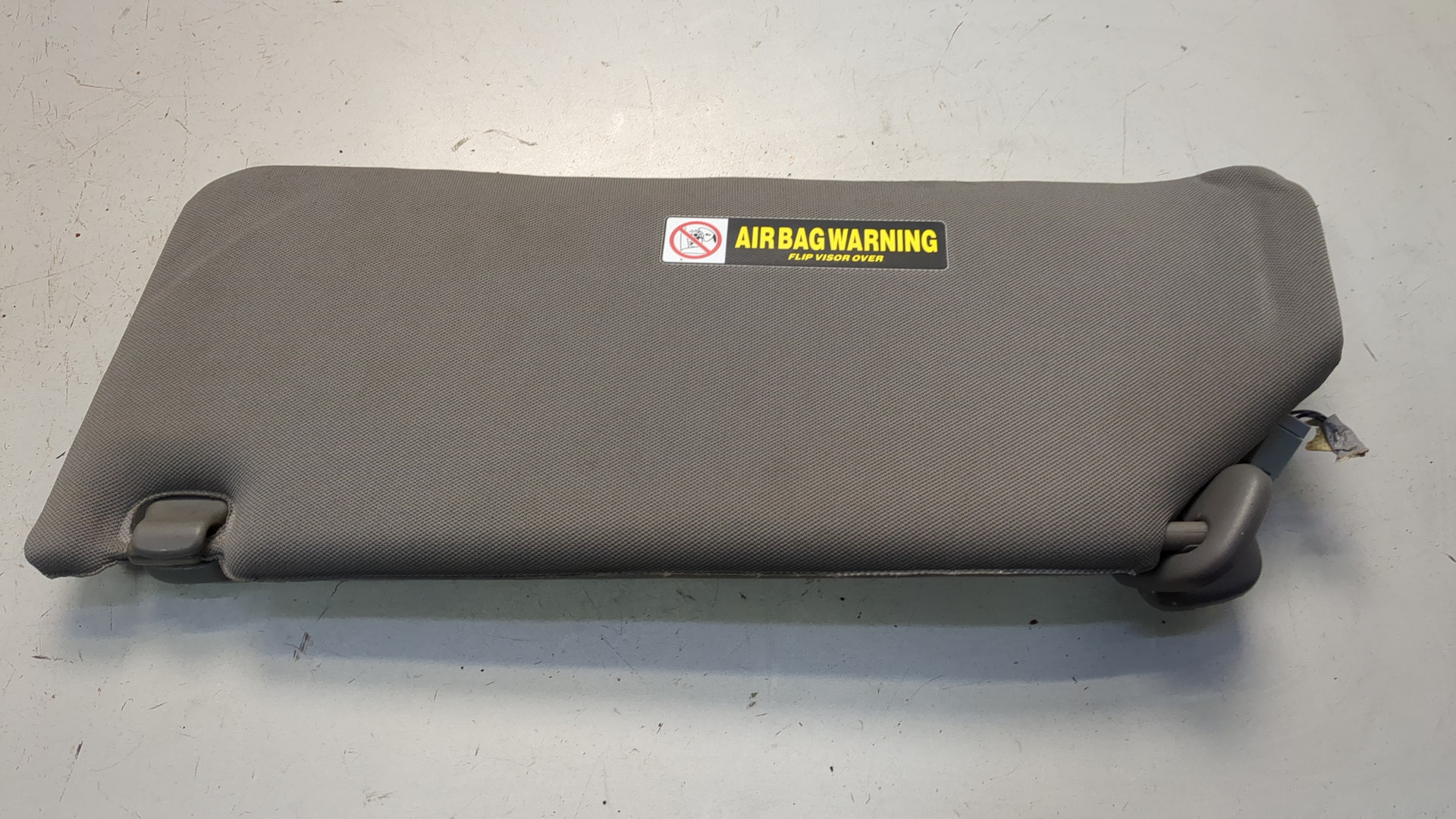 Козырек солнцезащитный