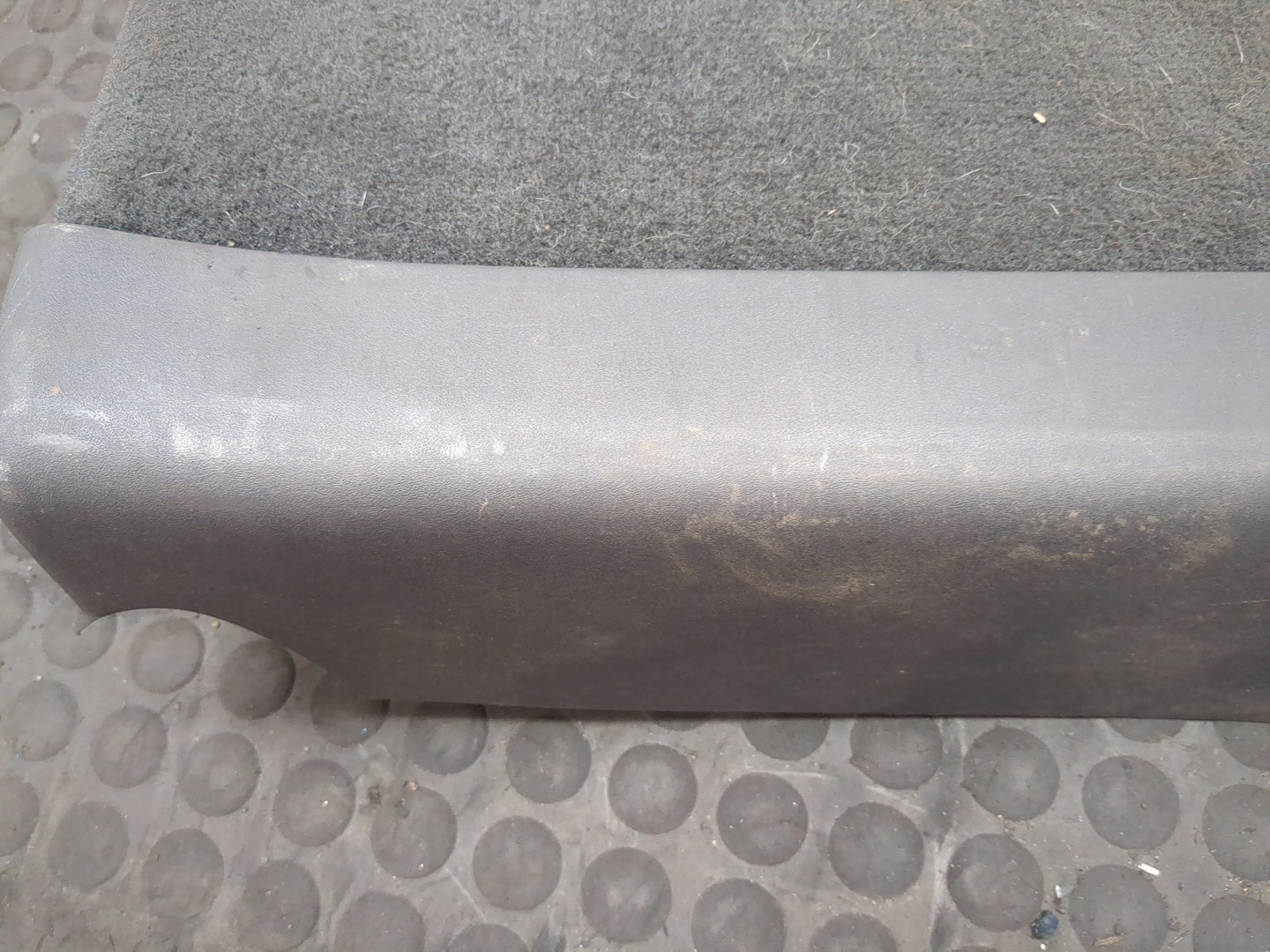 Обшивка двери багажника