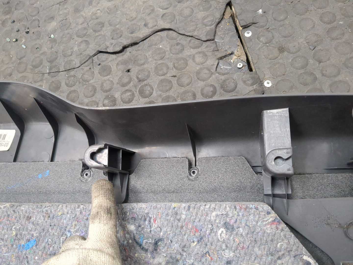 Обшивка двери багажника