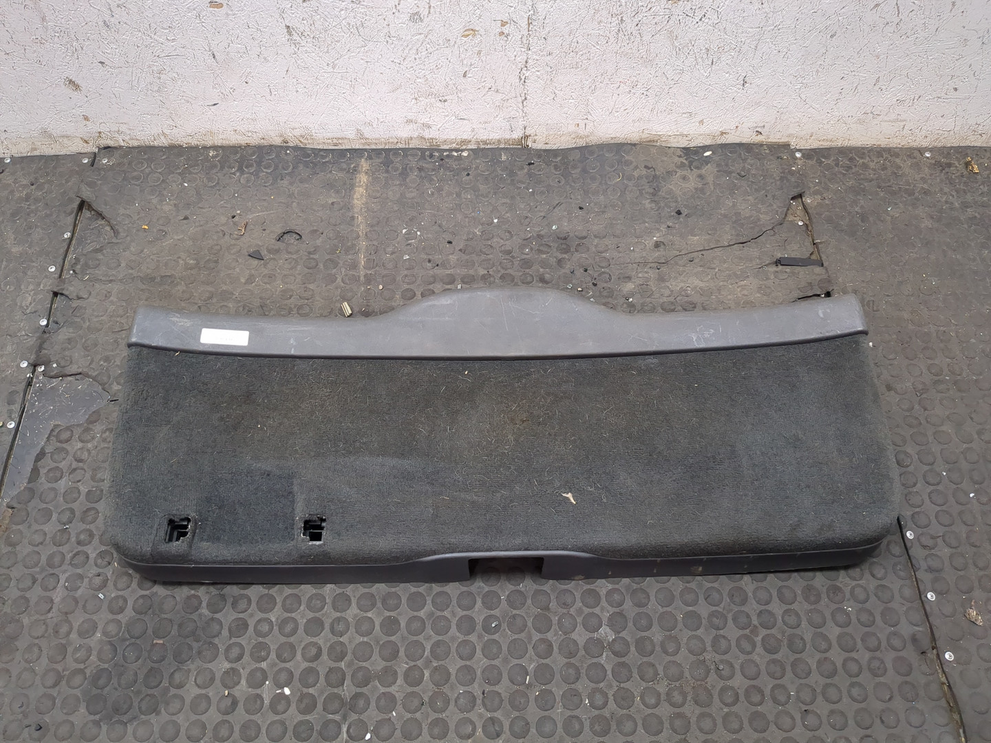 Обшивка двери багажника
