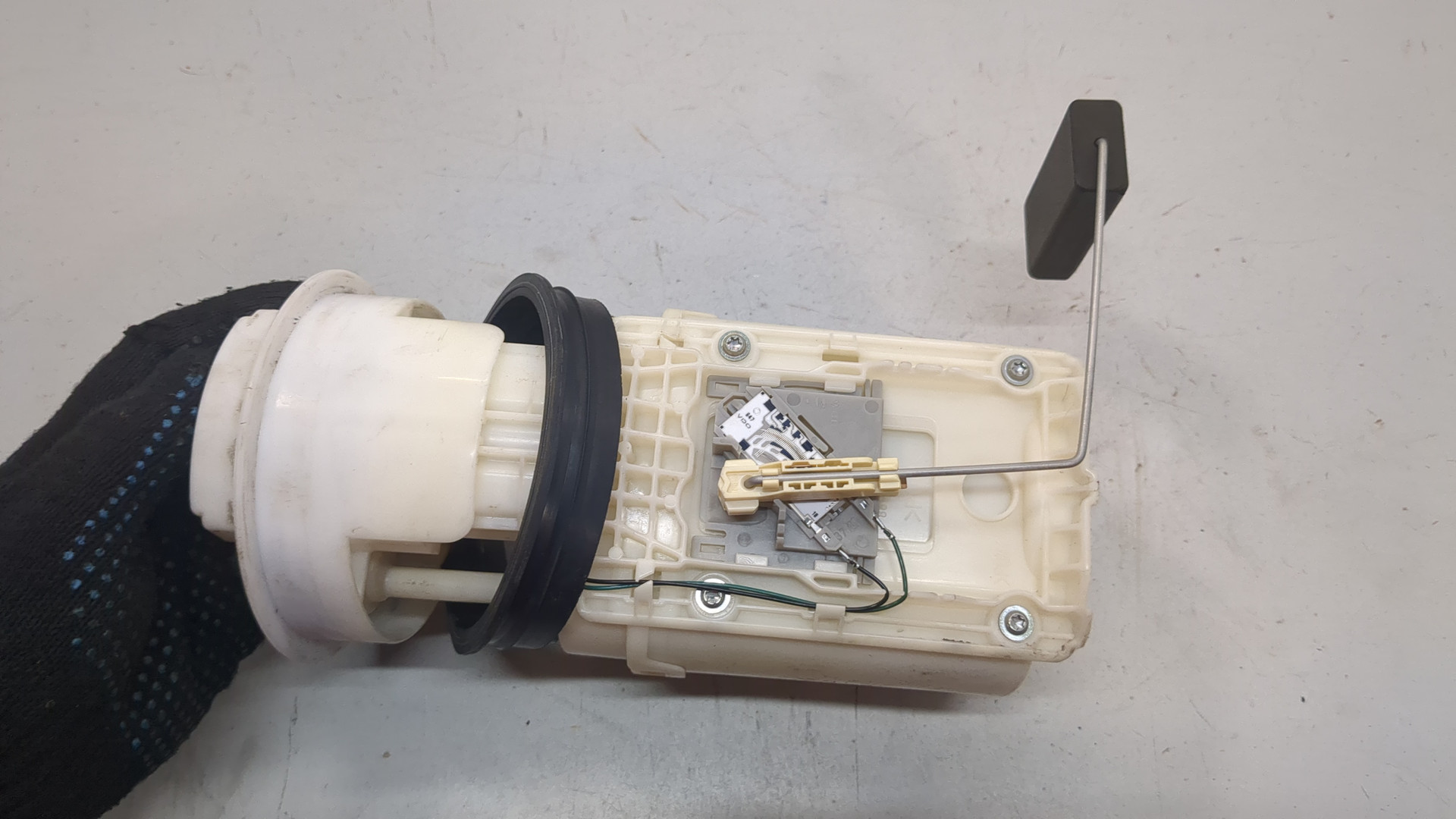 Насос топливный электрический