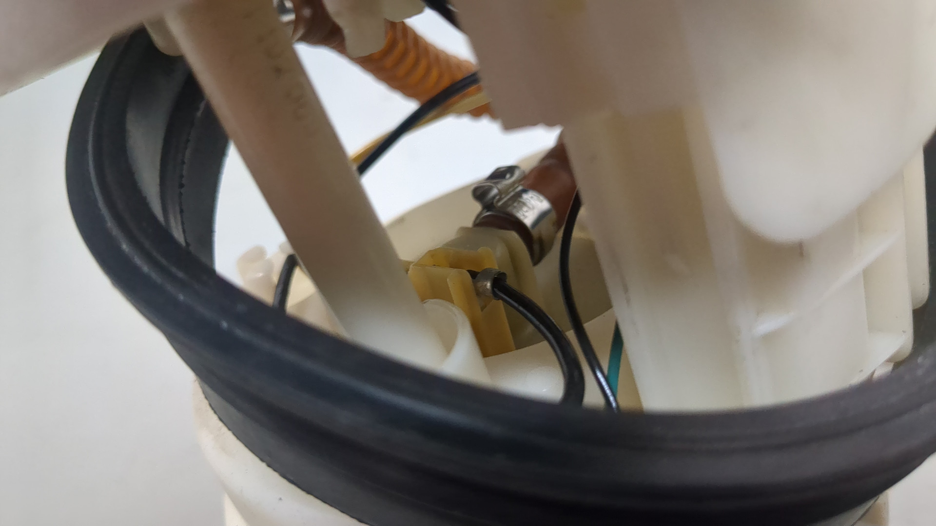 Насос топливный электрический